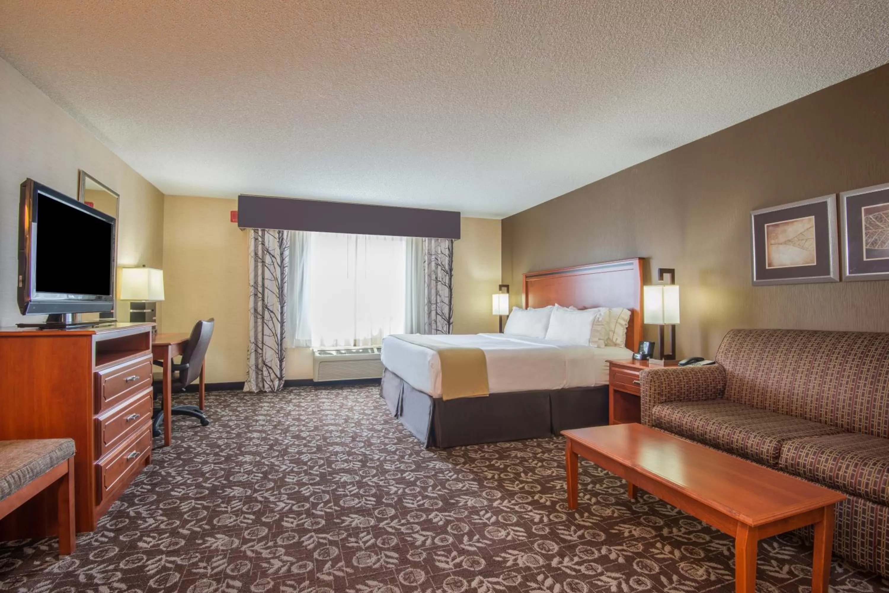 King Suite in Holiday Inn Express Casper I-25 by IHG