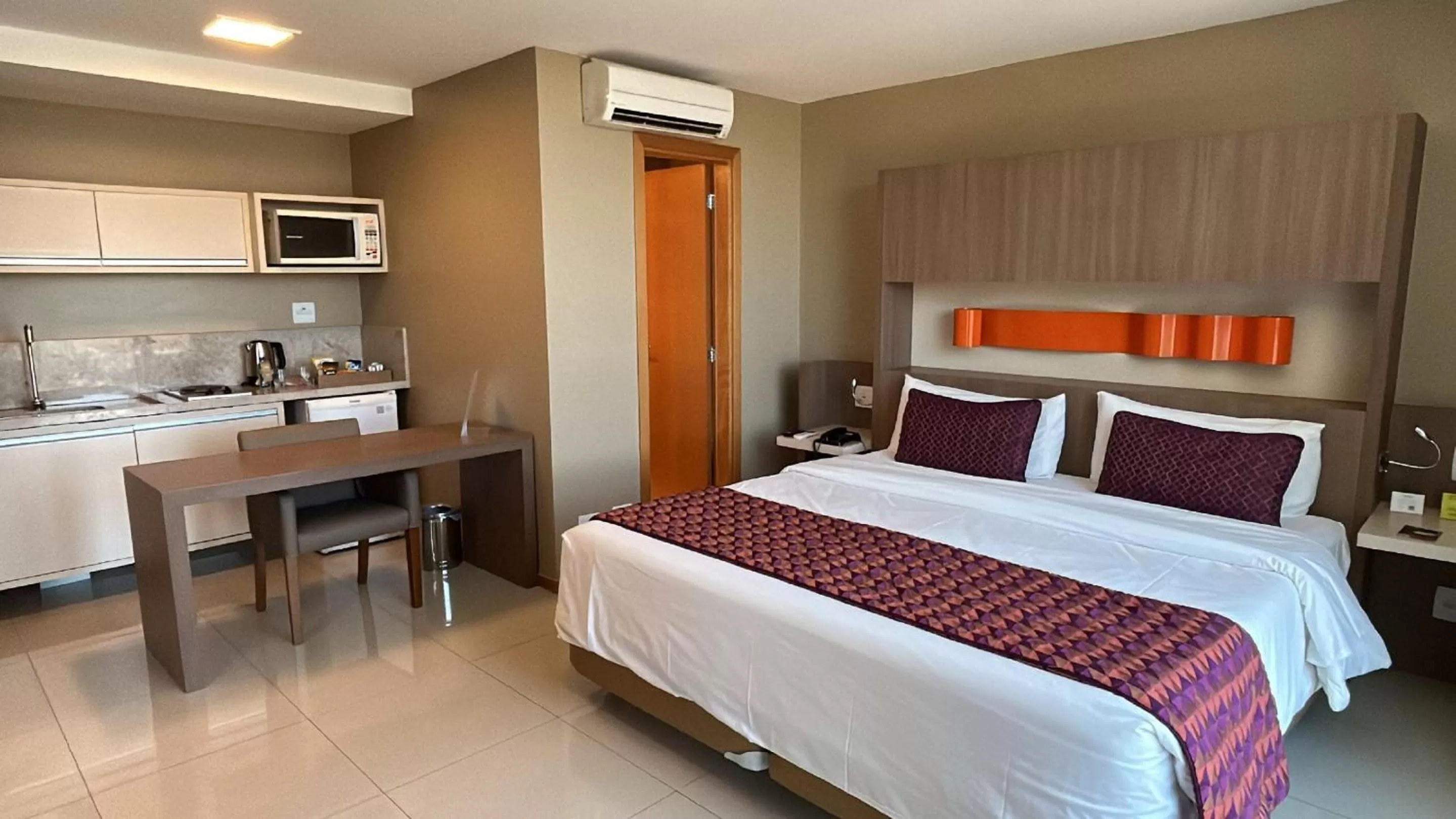 Deluxe King Room - single occupancy in Jade Hotel Brasília