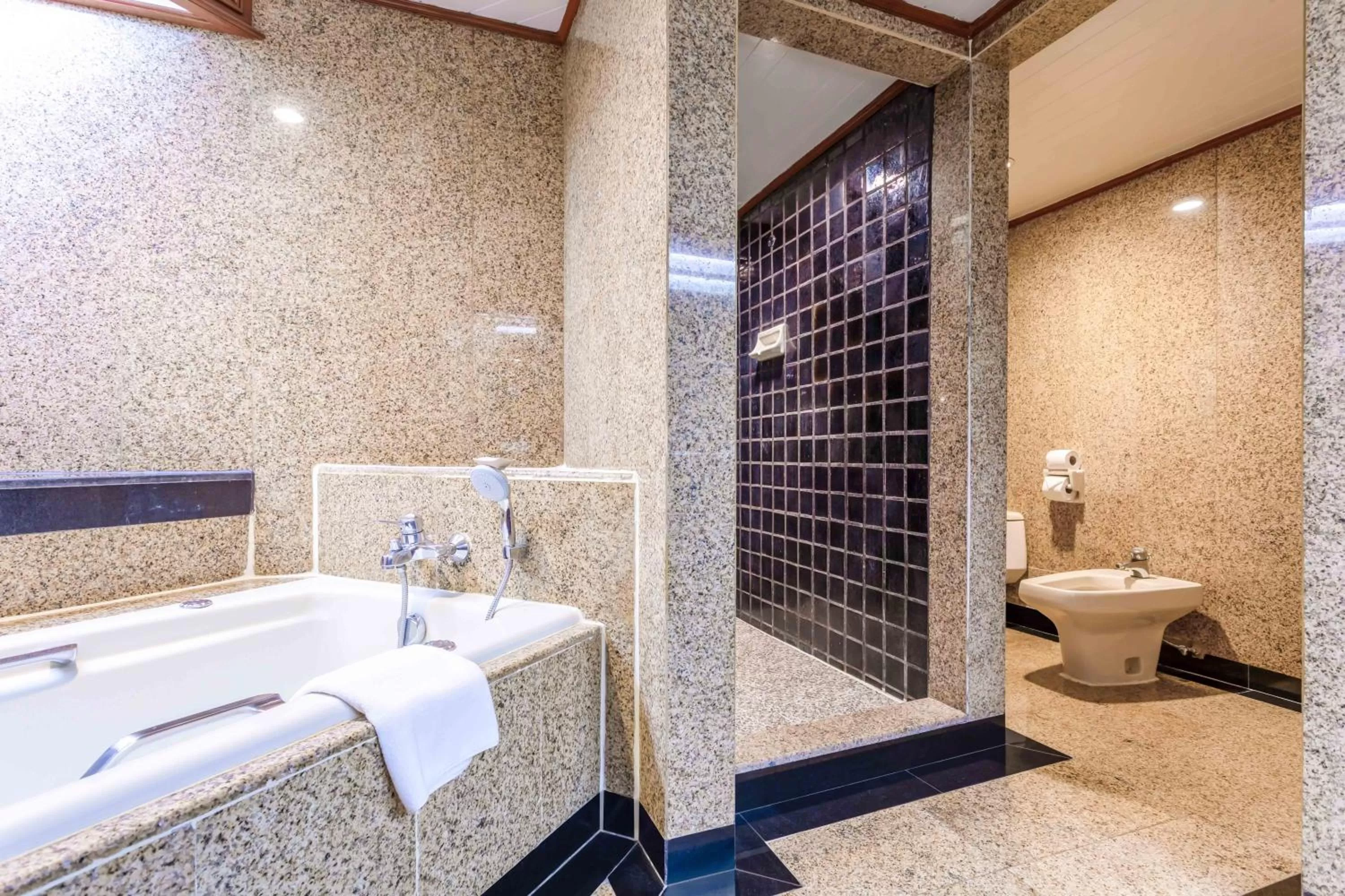 Grand Suite River View King in Centara Riverside Hotel Chiang Mai