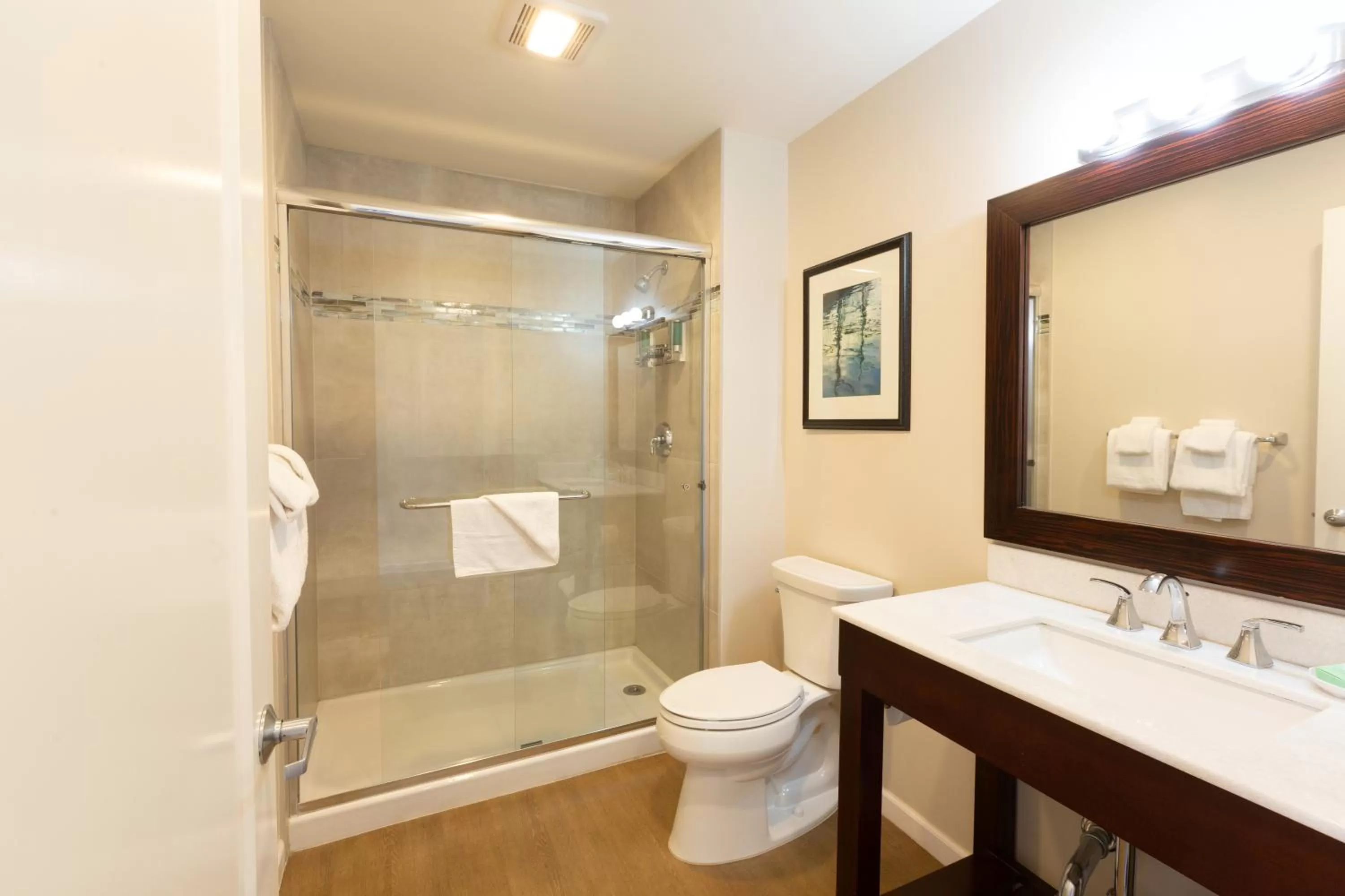 King Room Partial Sea View with Balcony in Moonlight Beach Motel