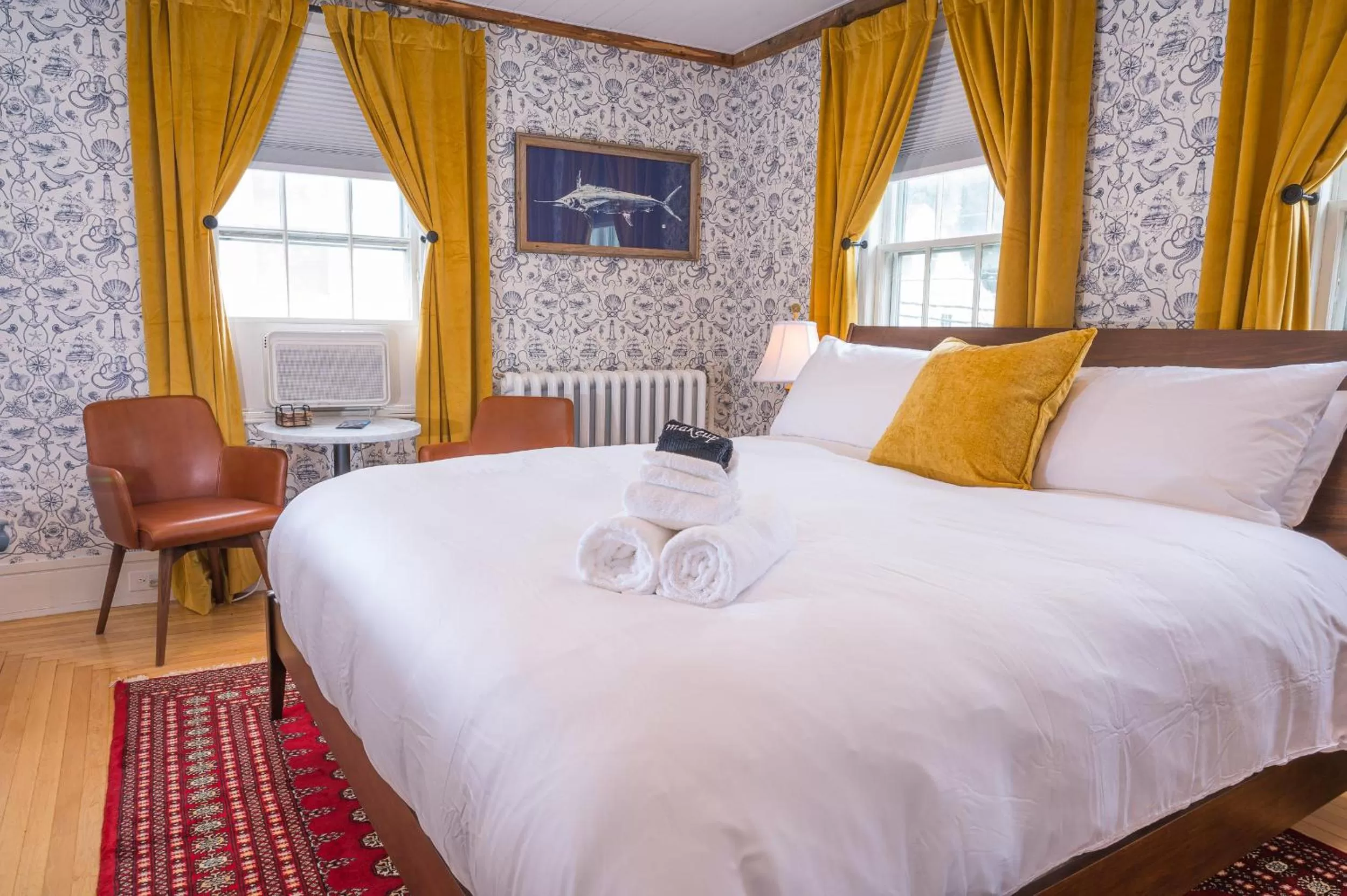 Deluxe King Room in Sally Webster Inn