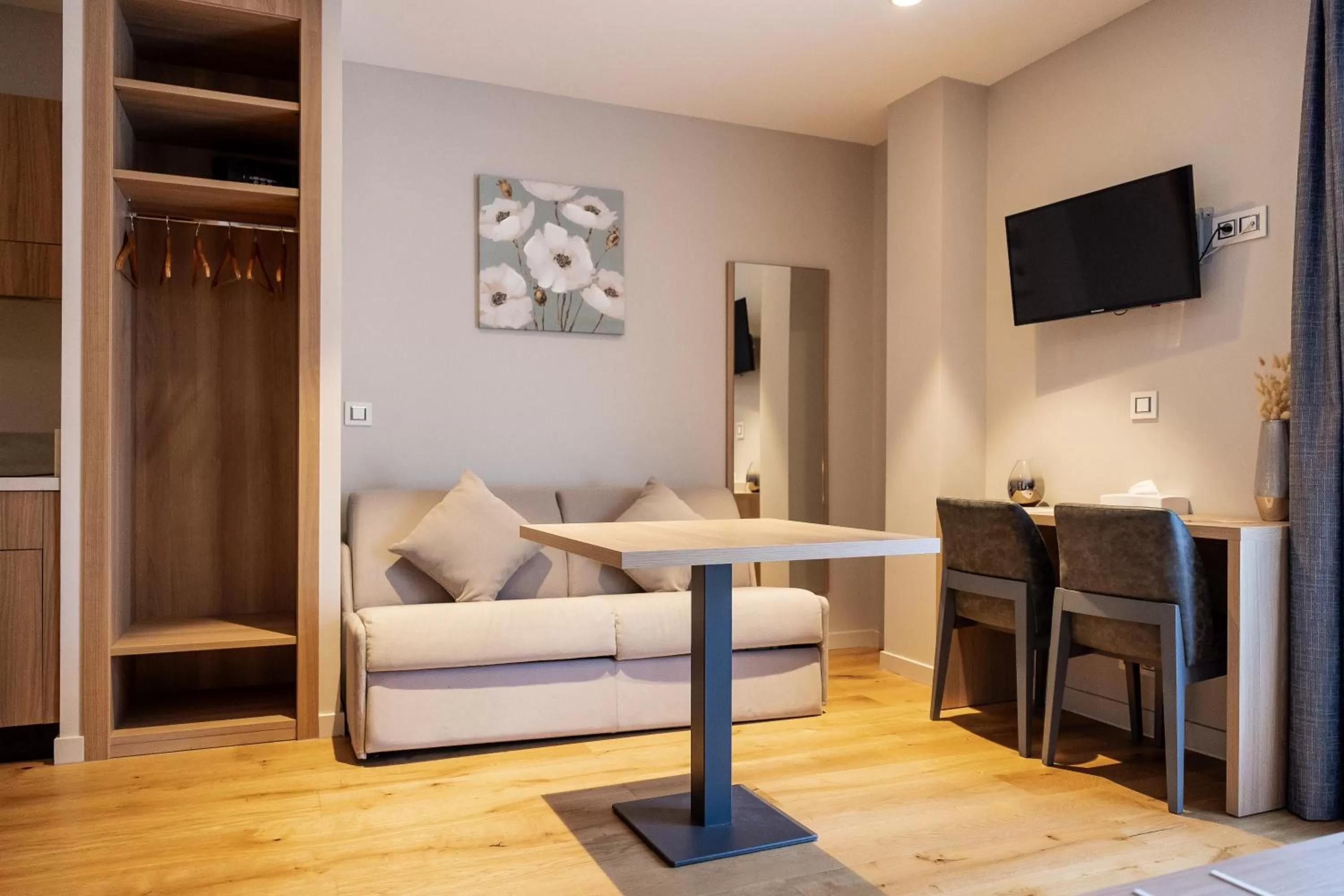 Superior Courtyard Double Room - single occupancy in Hôtel Le Bastia