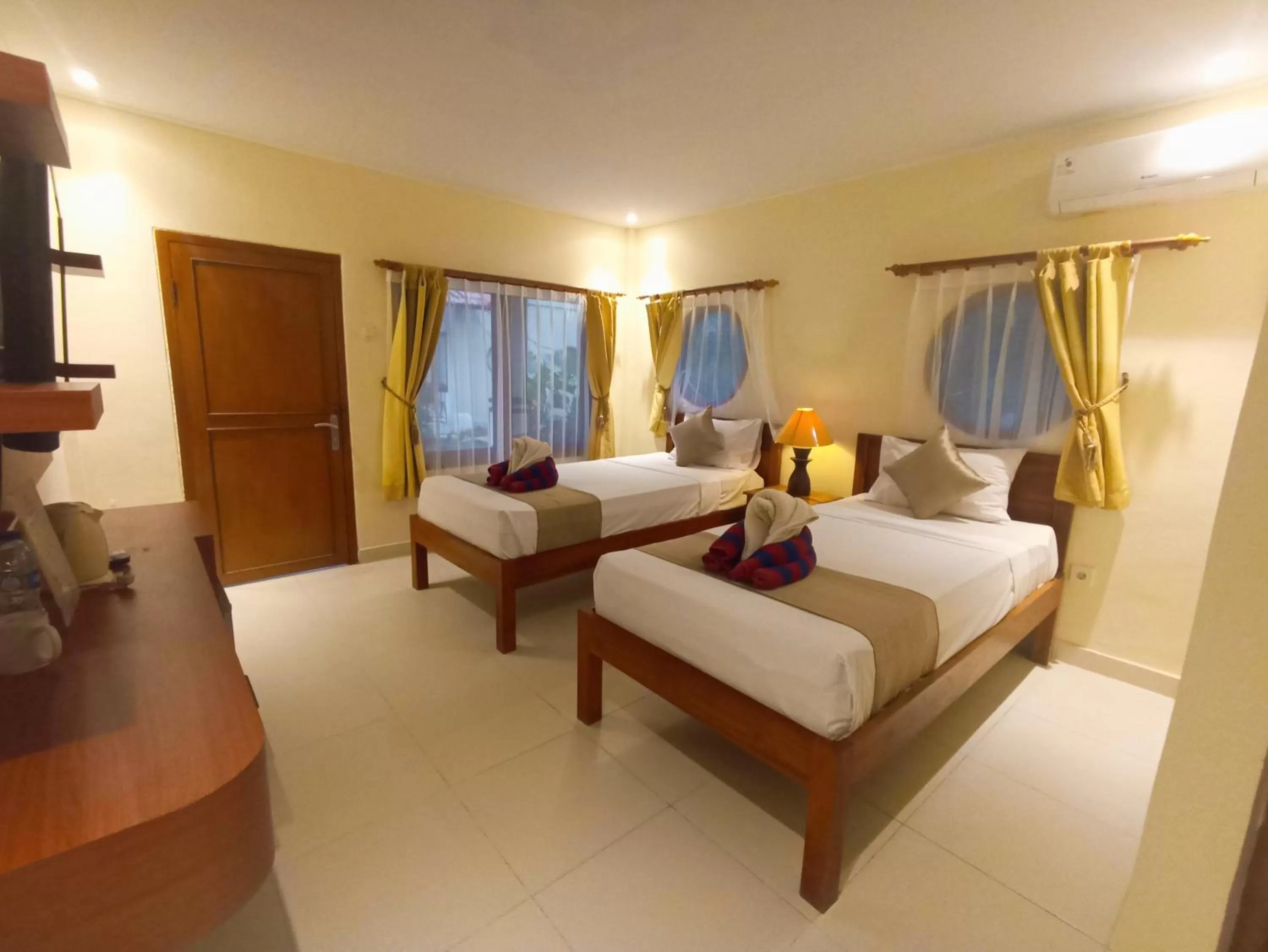 Deluxe Double or Twin Room with Pool View in Kusnadi Hotel