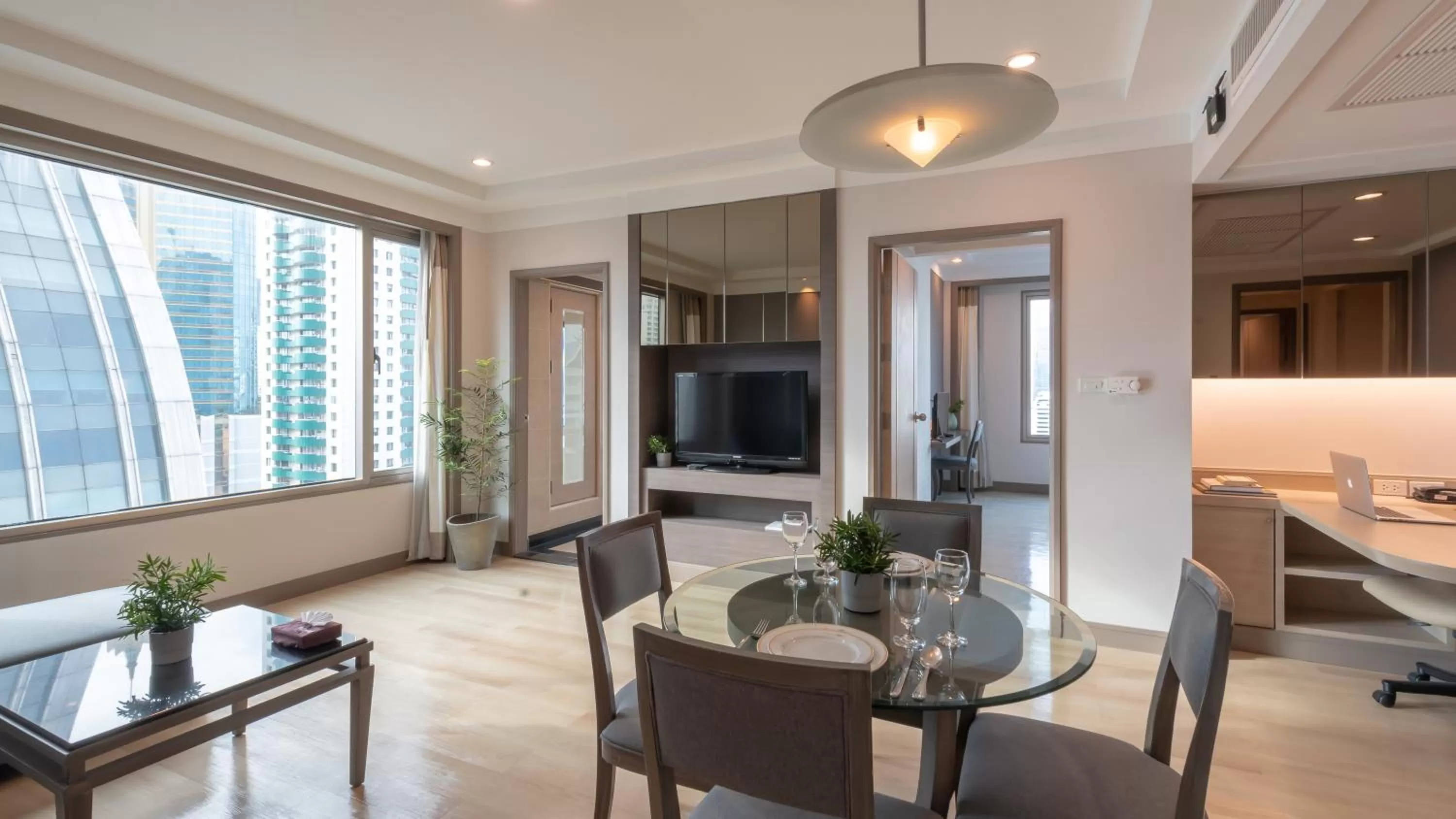 Superior Suite in Jasmine City Hotel