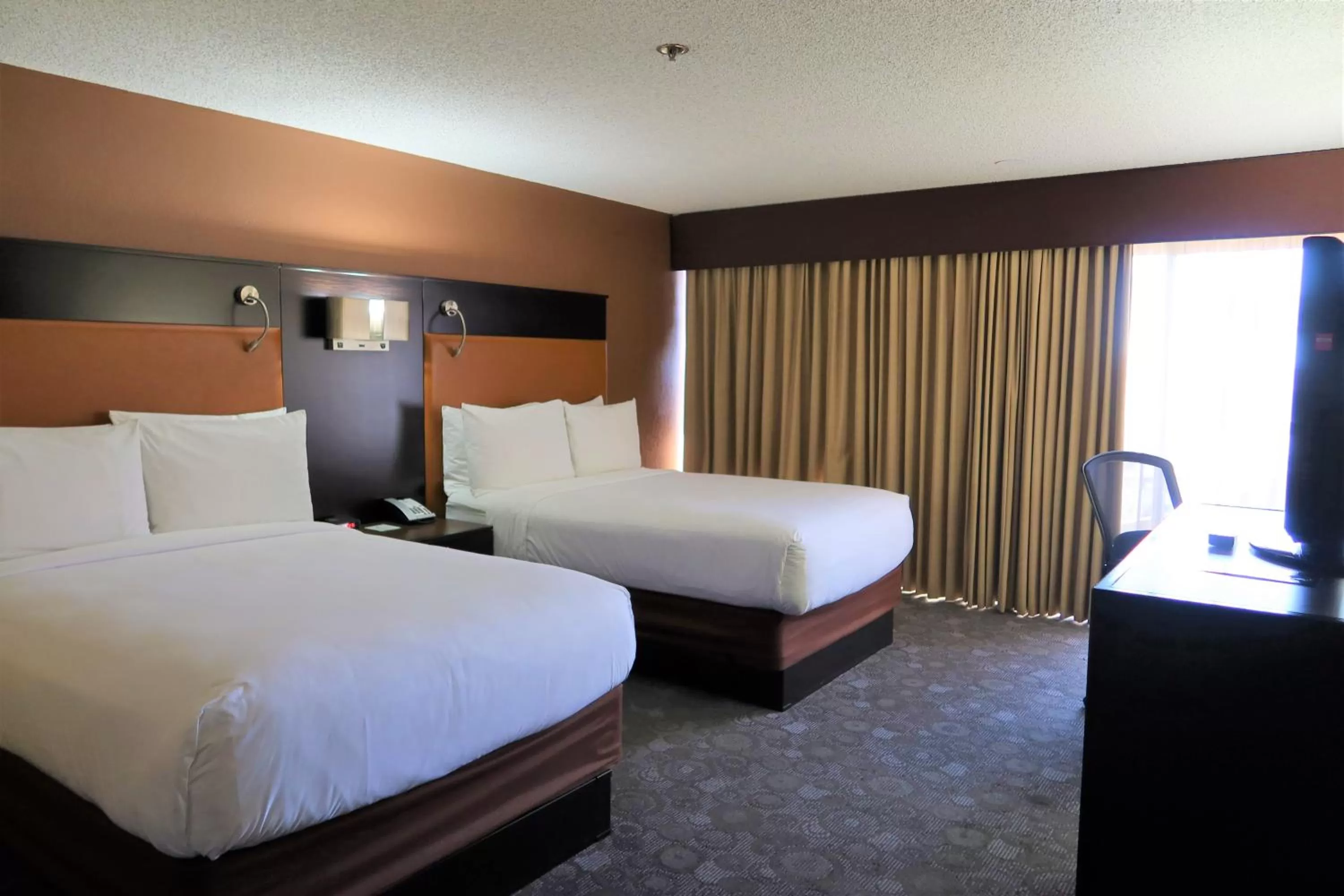 Double Room with Two Double Beds - Non-Smoking in GreenTree Hotel Phoenix West