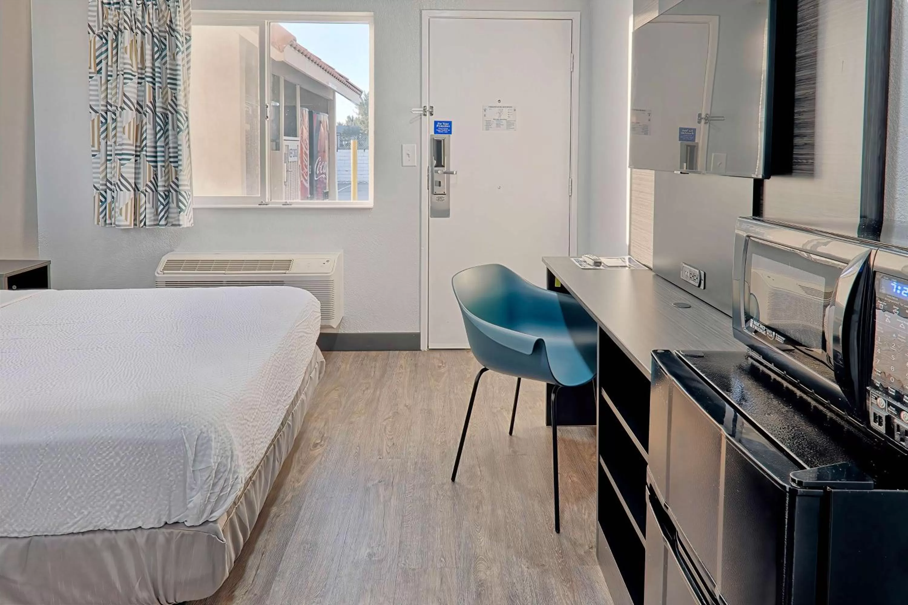 Queen Room - Smoking in Motel 6-Lancaster, CA