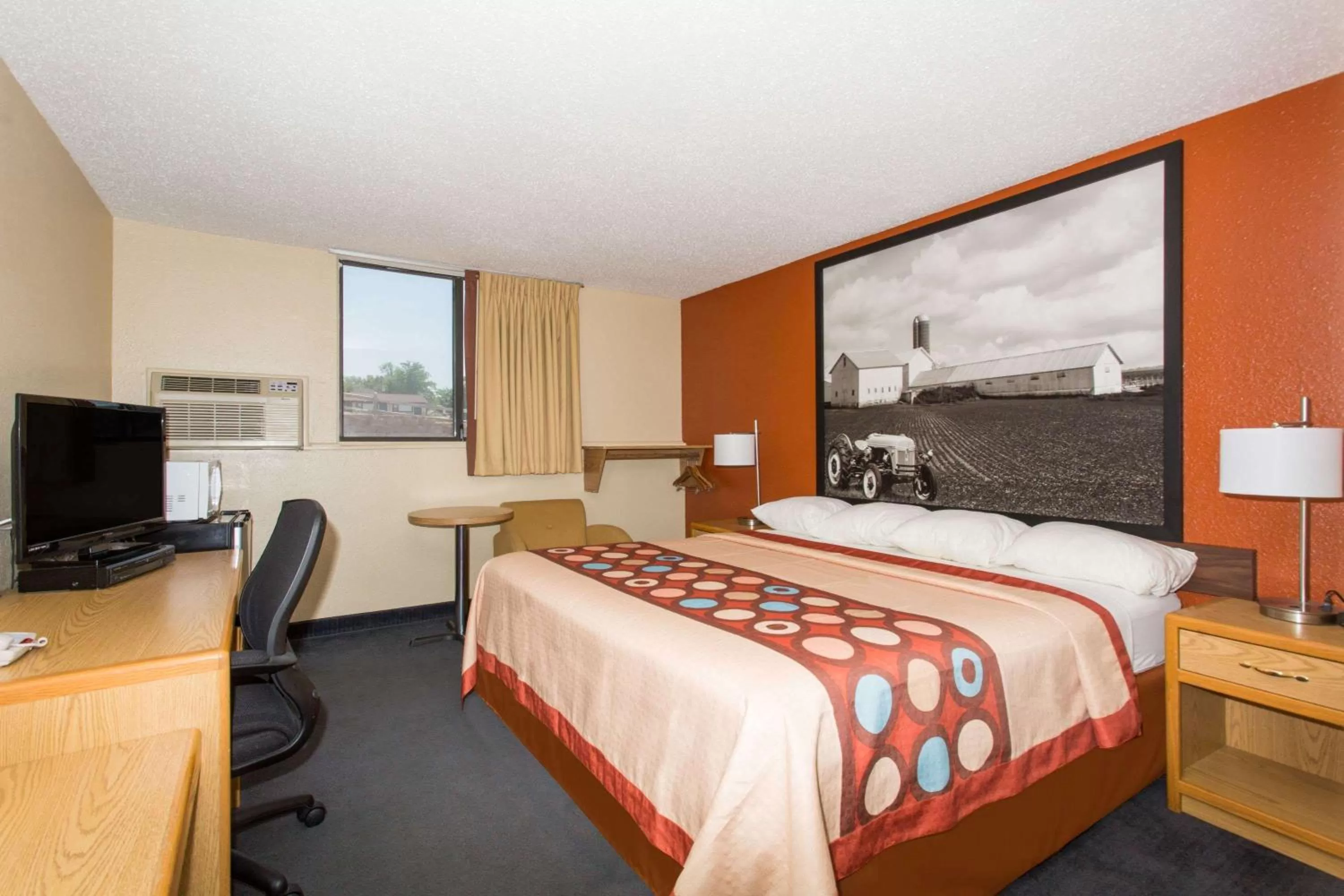King Room - Disability Access/Non-Smoking in Super 8 by Wyndham Chadron NE