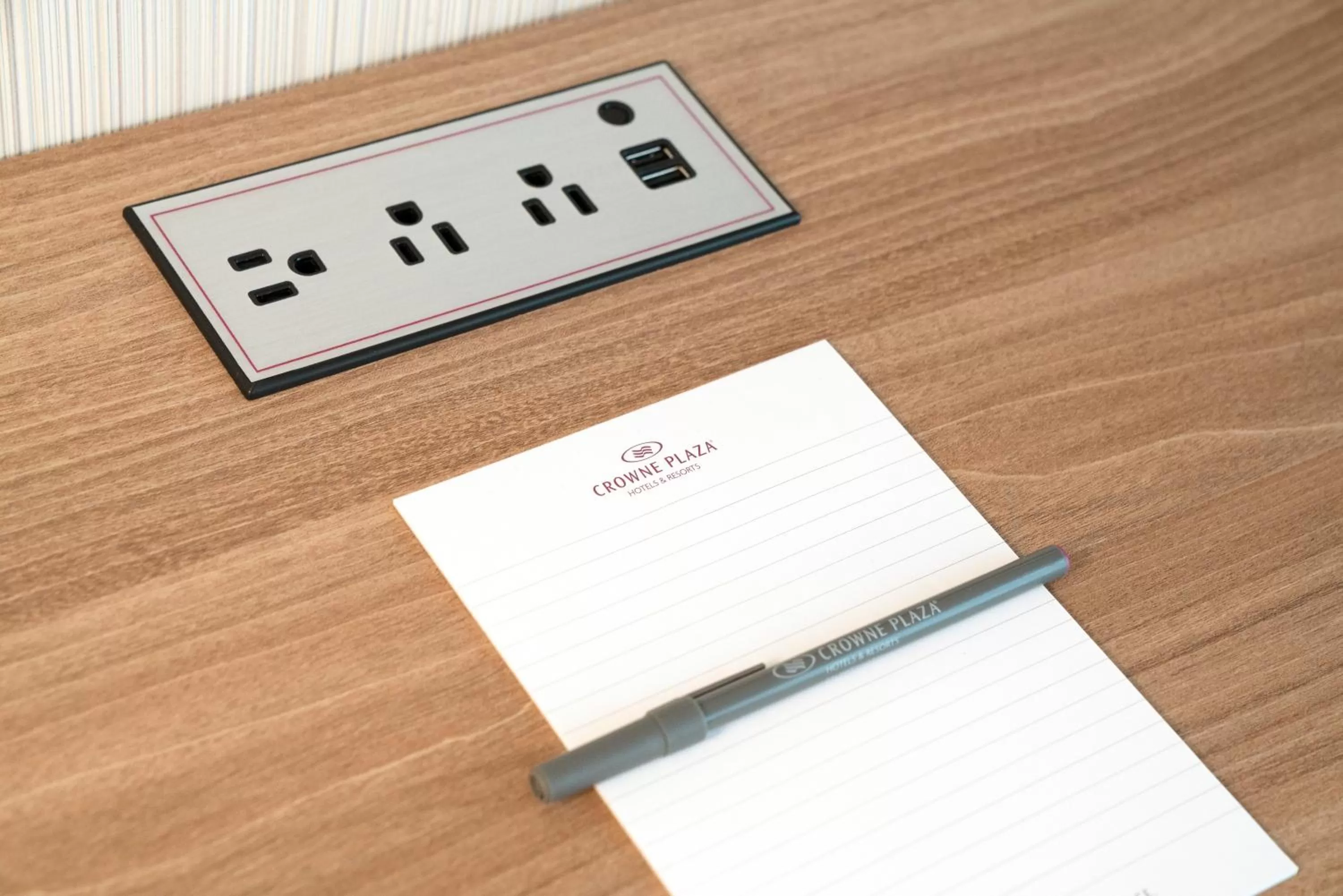 Standard Room in Crowne Plaza Hotel Philadelphia - King of Prussia by IHG