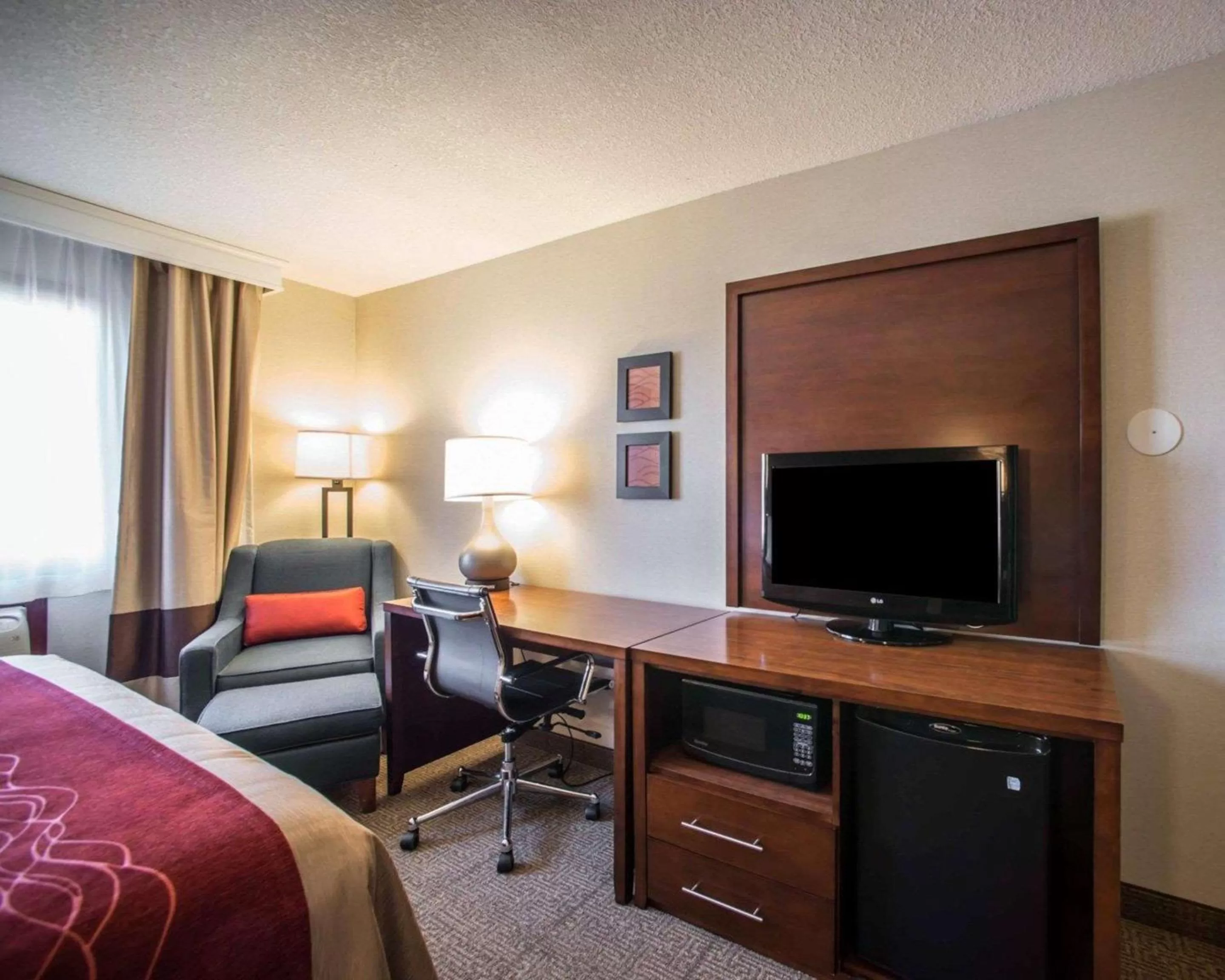 Standard King Room - Non-Smoking  in Quality Inn & Suites Boonville - Columbia
