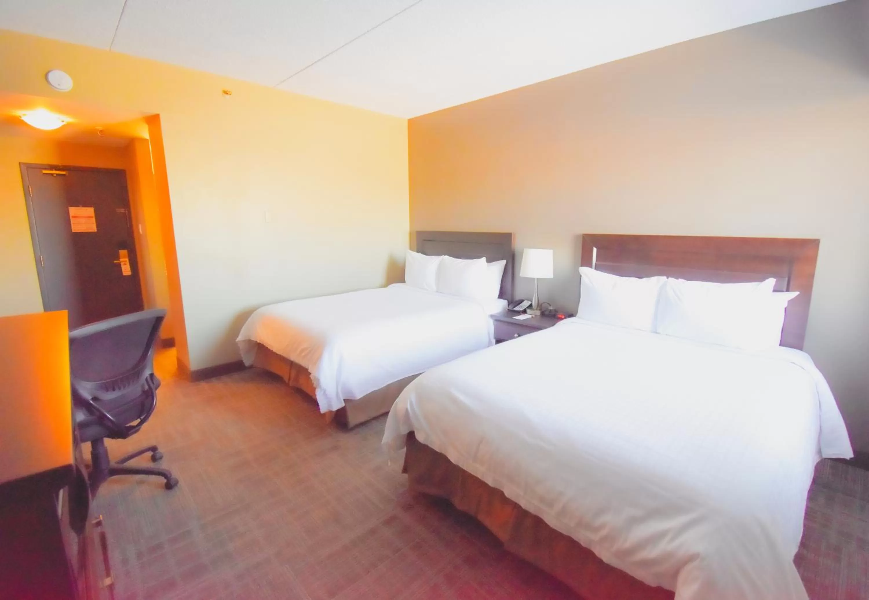 Queen Room in Canad Inns Destination Centre Portage la Prairie