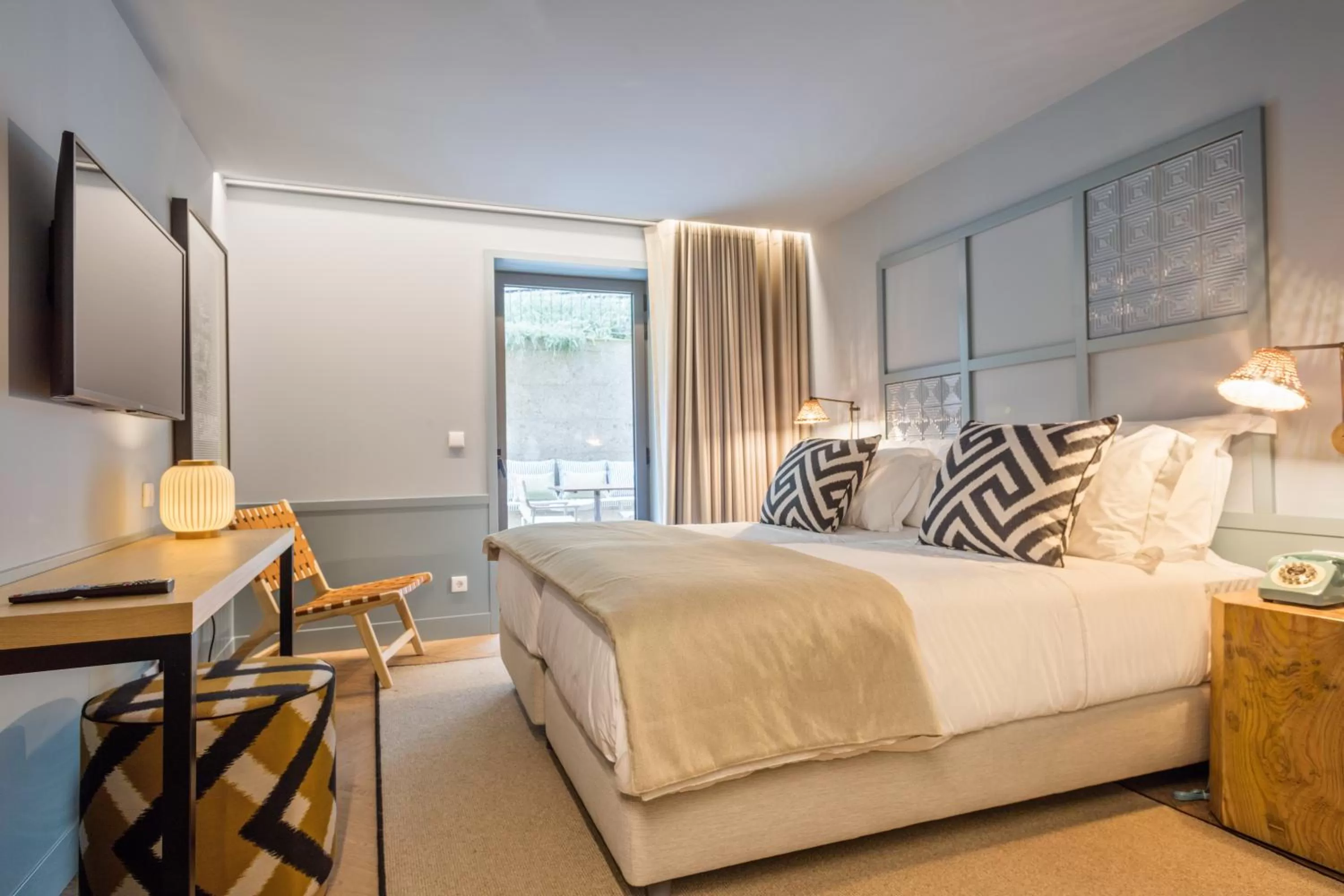 Deluxe Double Room with Terrace in Pur Oporto Boutique Hotel by actahotels