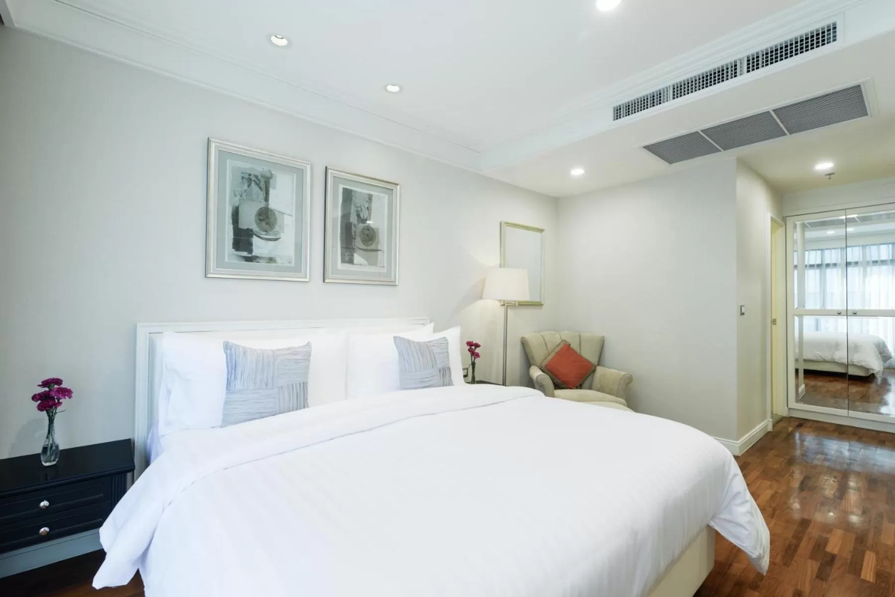 Two-Bedroom Suite with Two Bathrooms in Centre Point Hotel Chidlom Bangkok