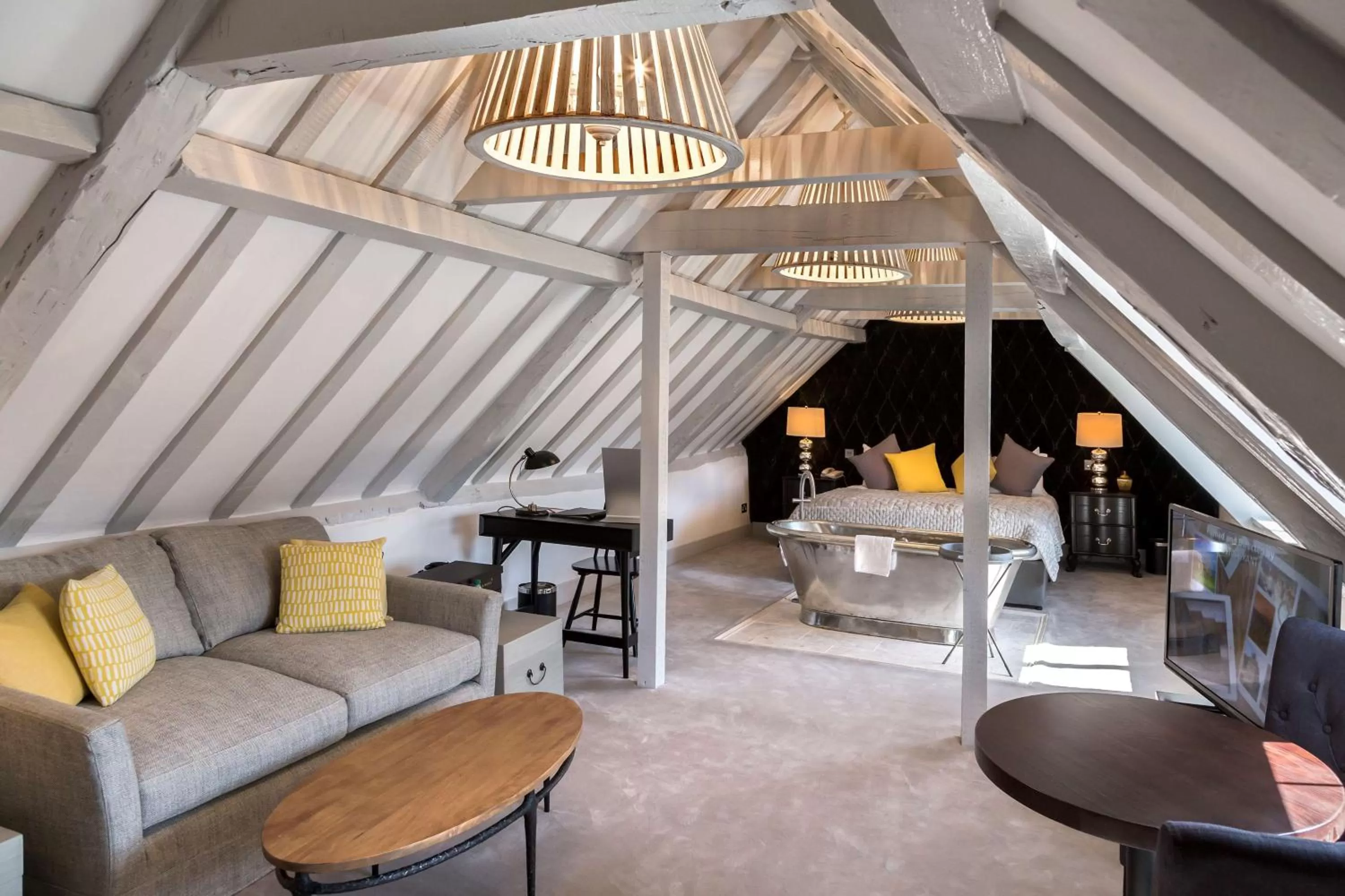 King Suite in Best Western Red Lion Hotel