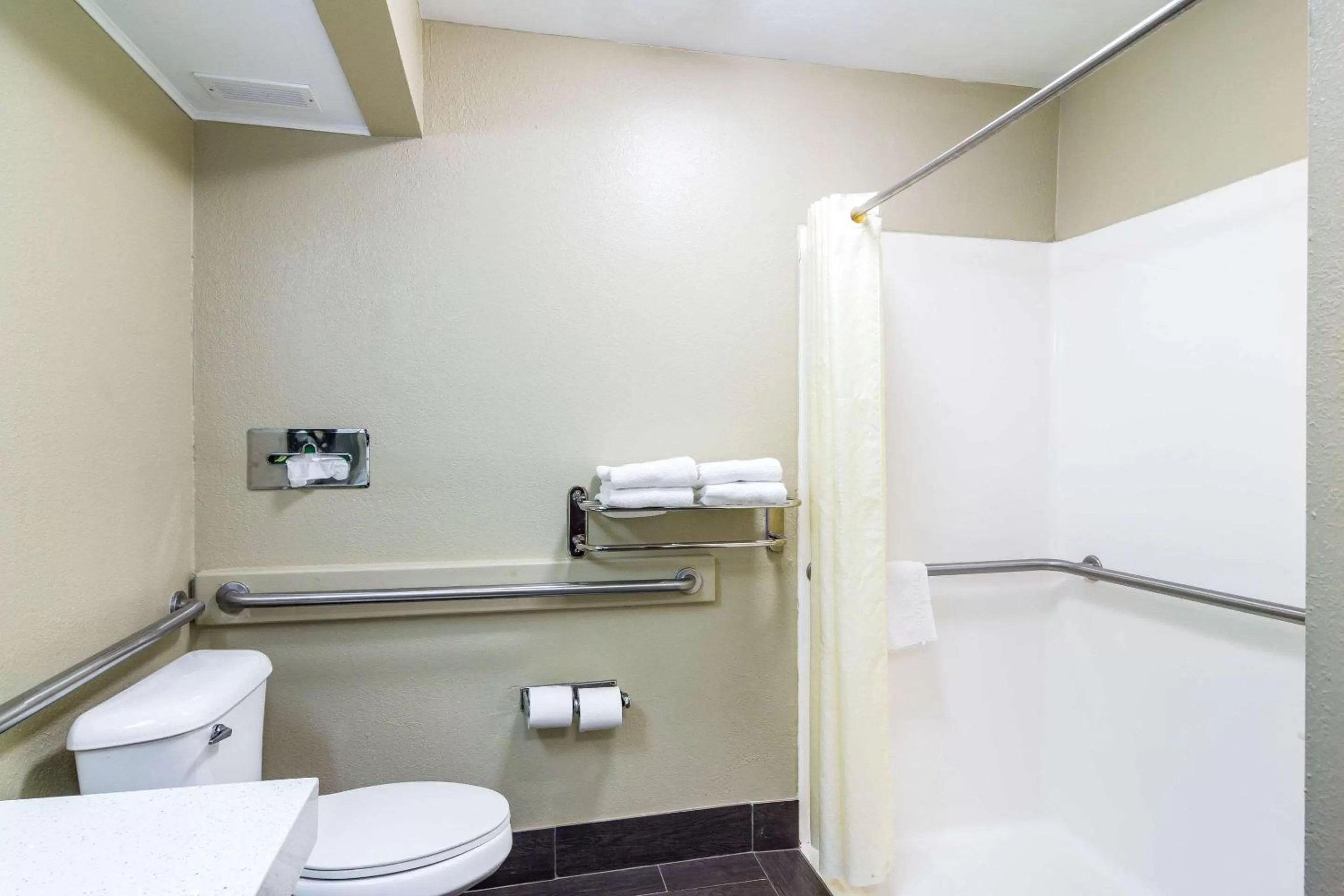 King Room - Accessible/Non-Smoking in Quality Inn & Suites Canton, GA
