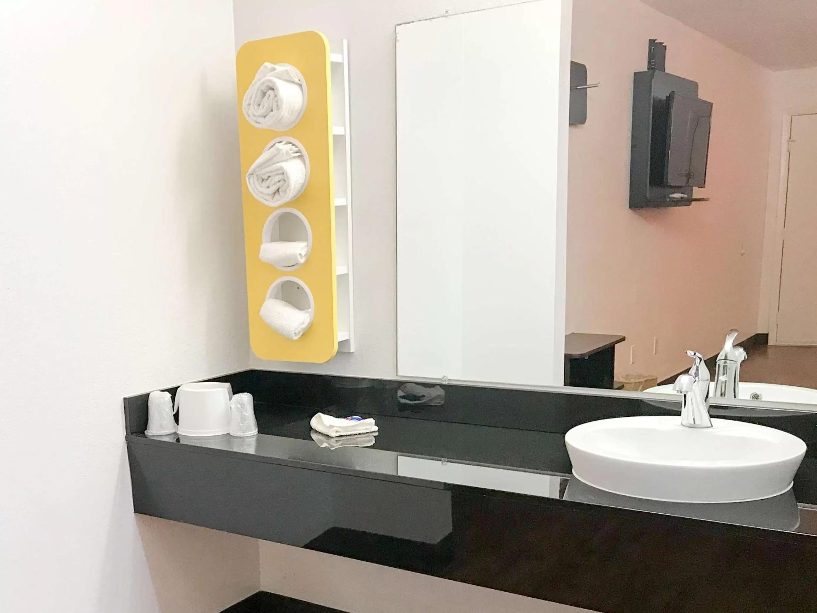 Deluxe King Room - single occupancy - Non-Smoking in Motel 6-Bremen, GA