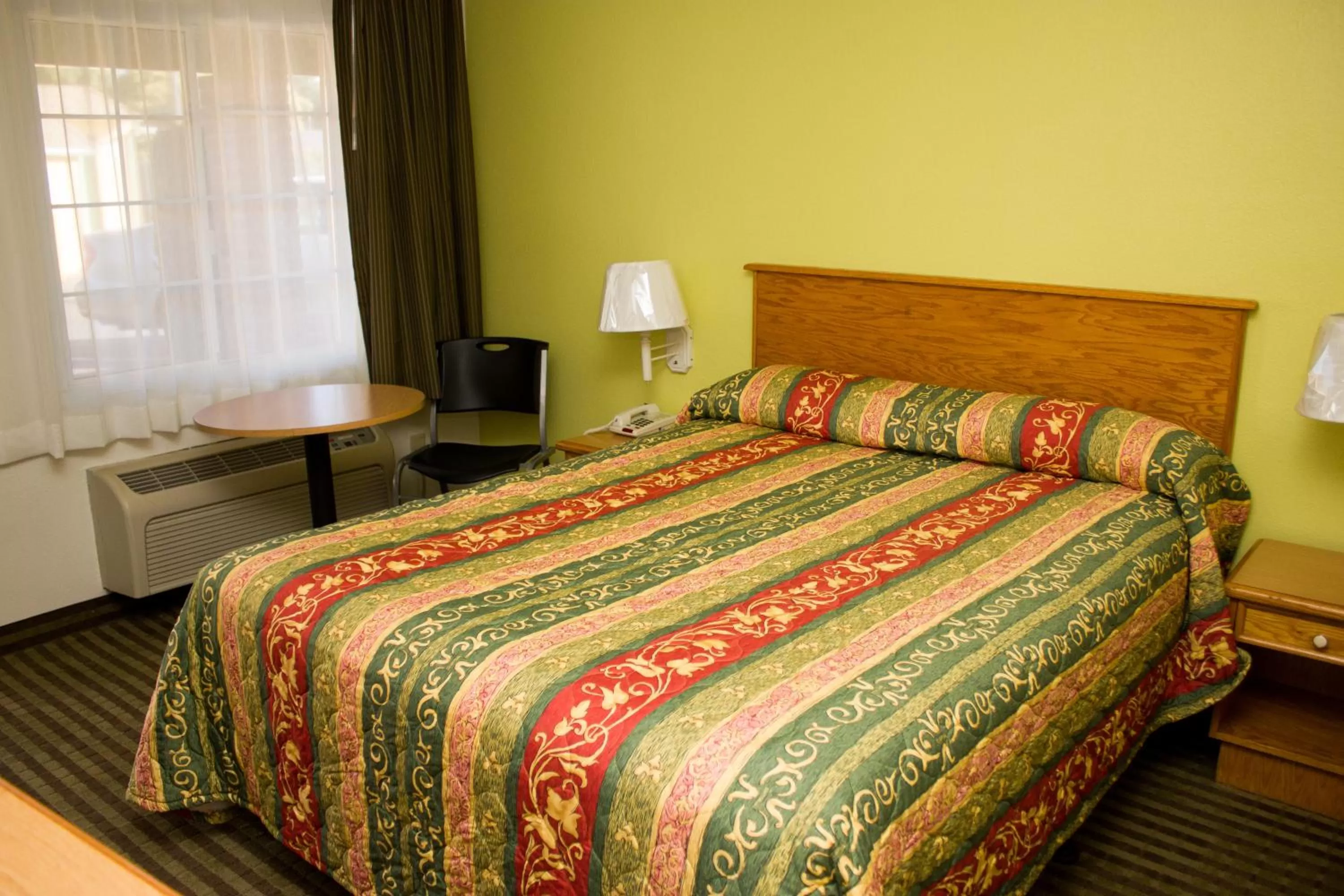 Queen Room - single occupancy - Disability Access in King's Rest Motel