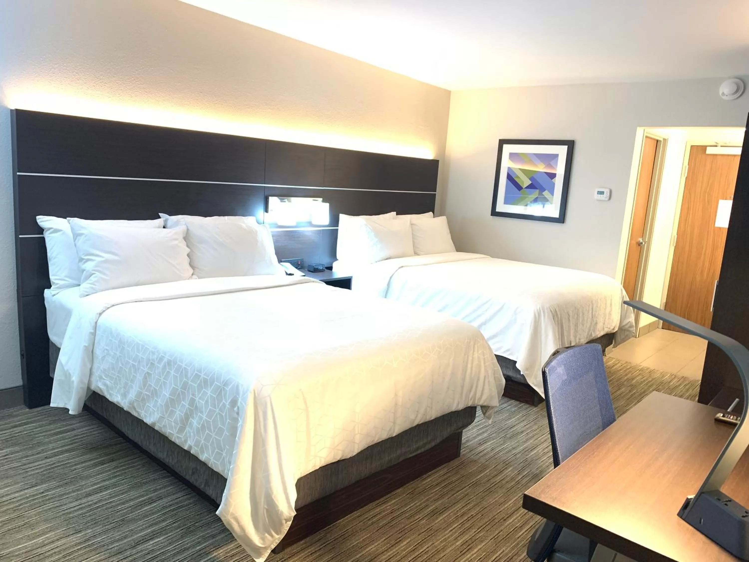 Standard Queen Room with Two Queen Beds in Holiday Inn Express - Allentown North by IHG