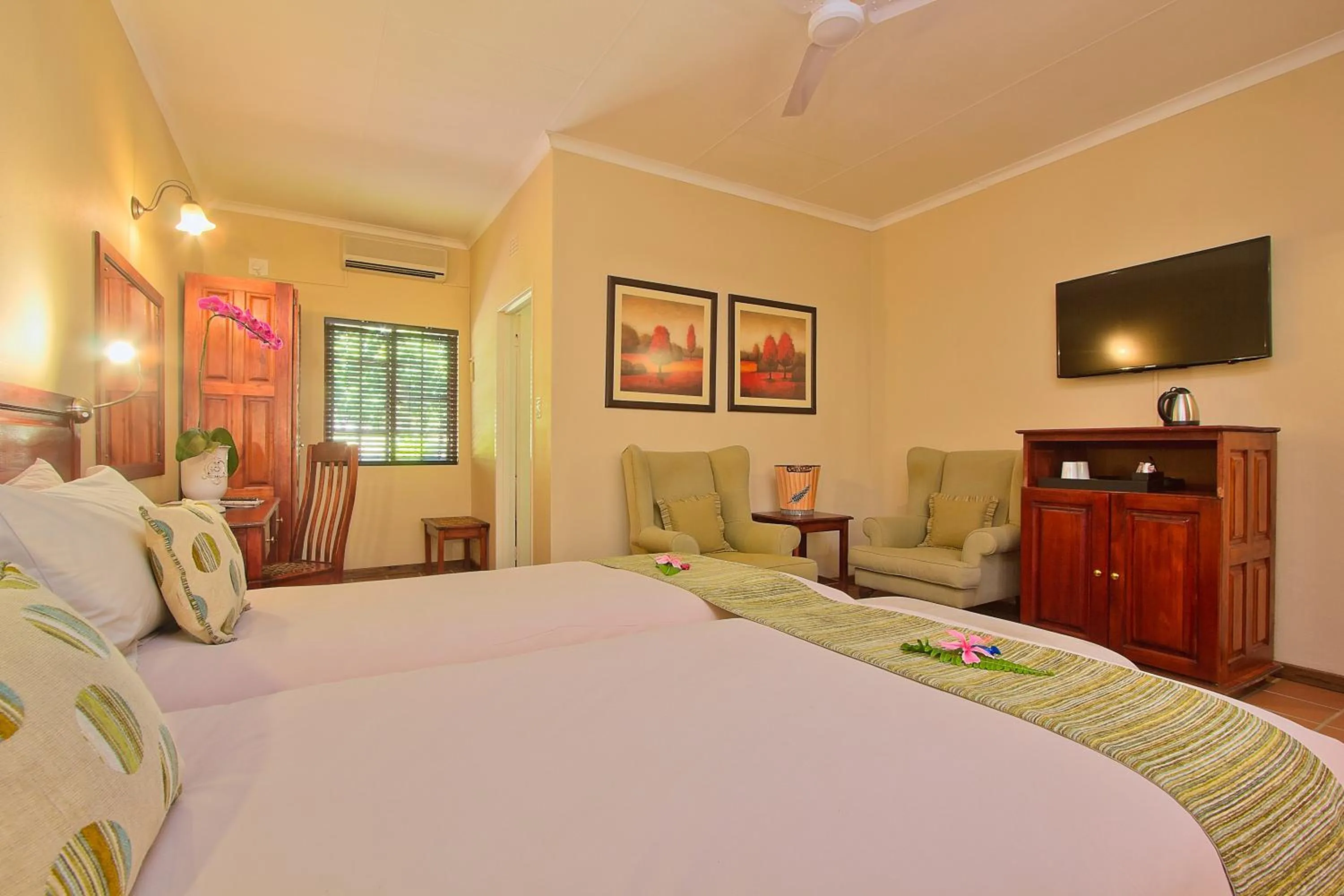 Classic Triple Room in Tzaneen Country Lodge