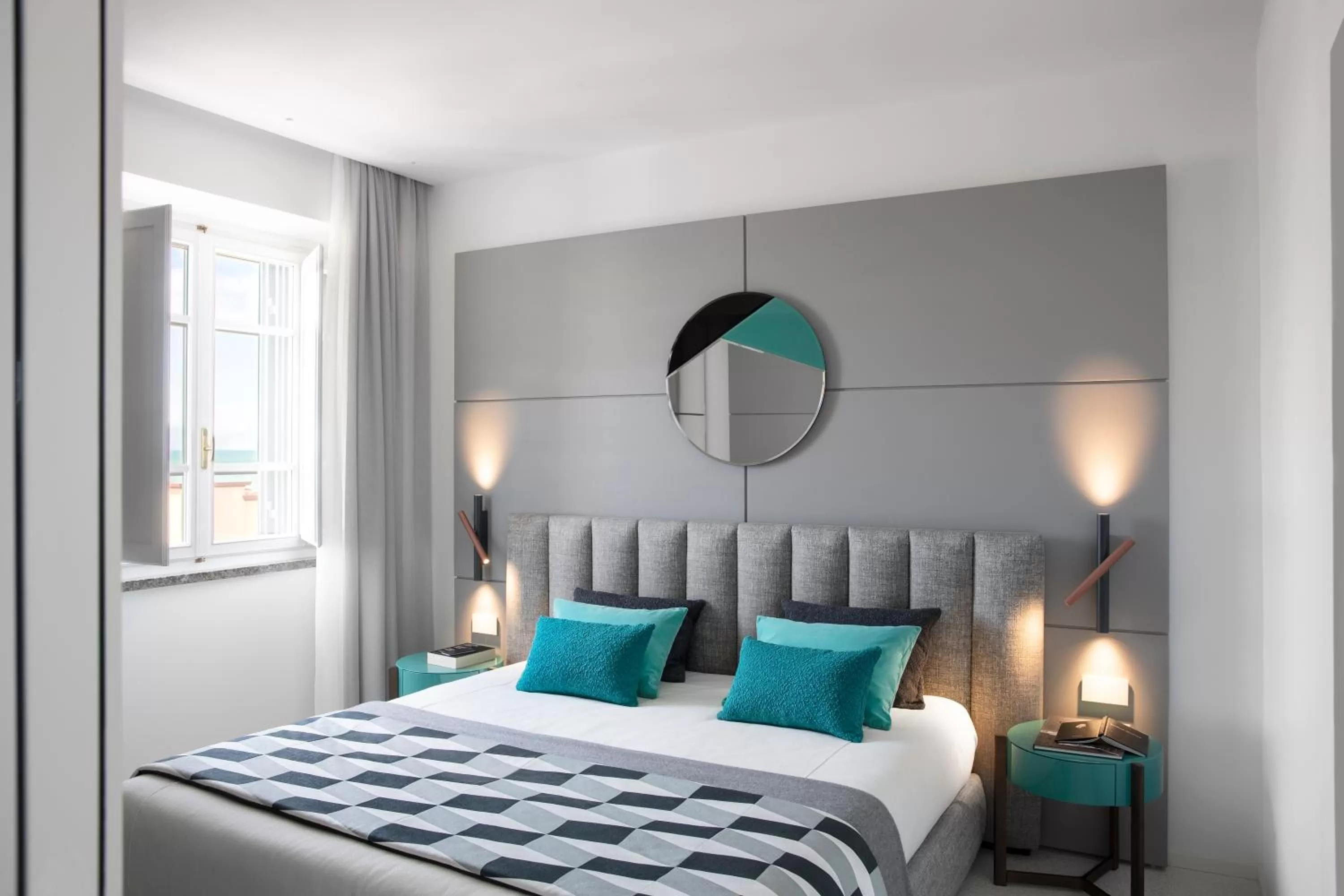 Suite with Sea View in Hotel Plaza e de Russie - Relais & Châteaux