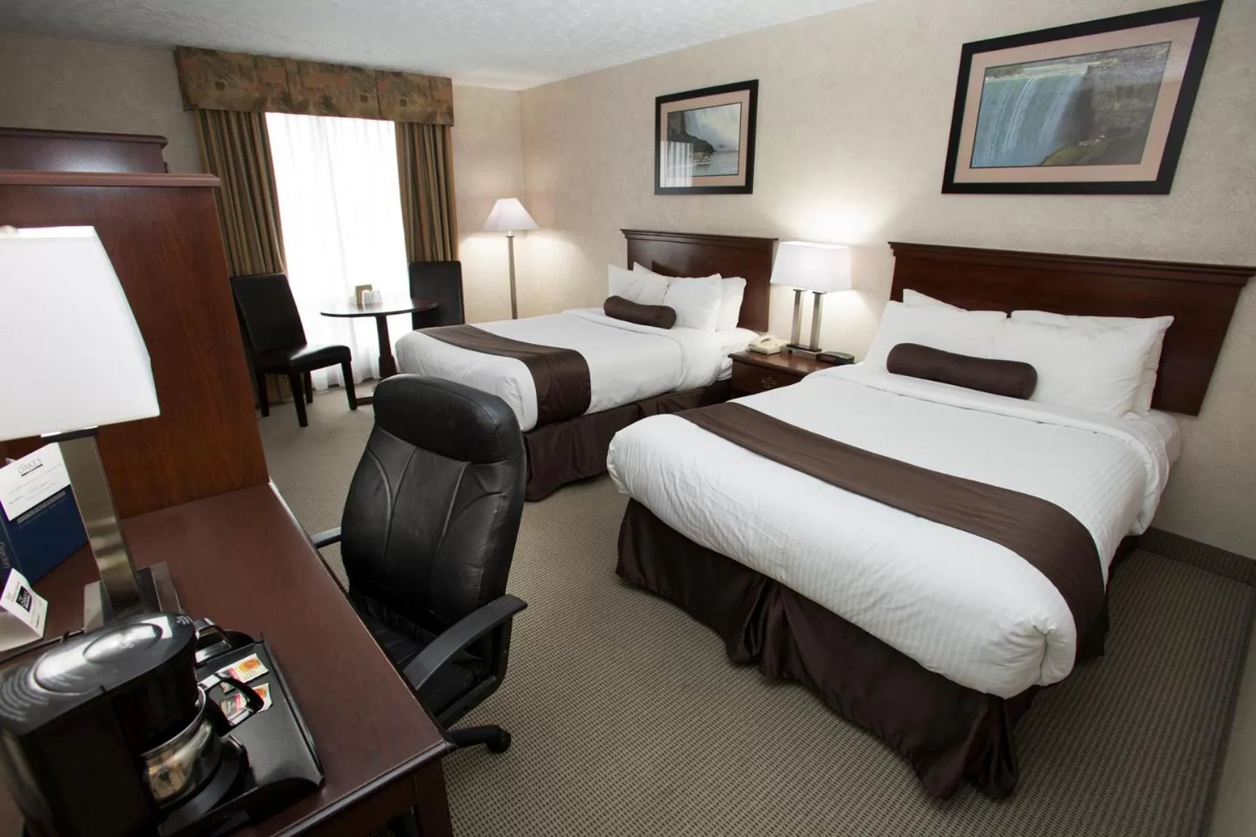 Courtyard Room Interior Two Queen in The Oakes Hotel Overlooking the Falls