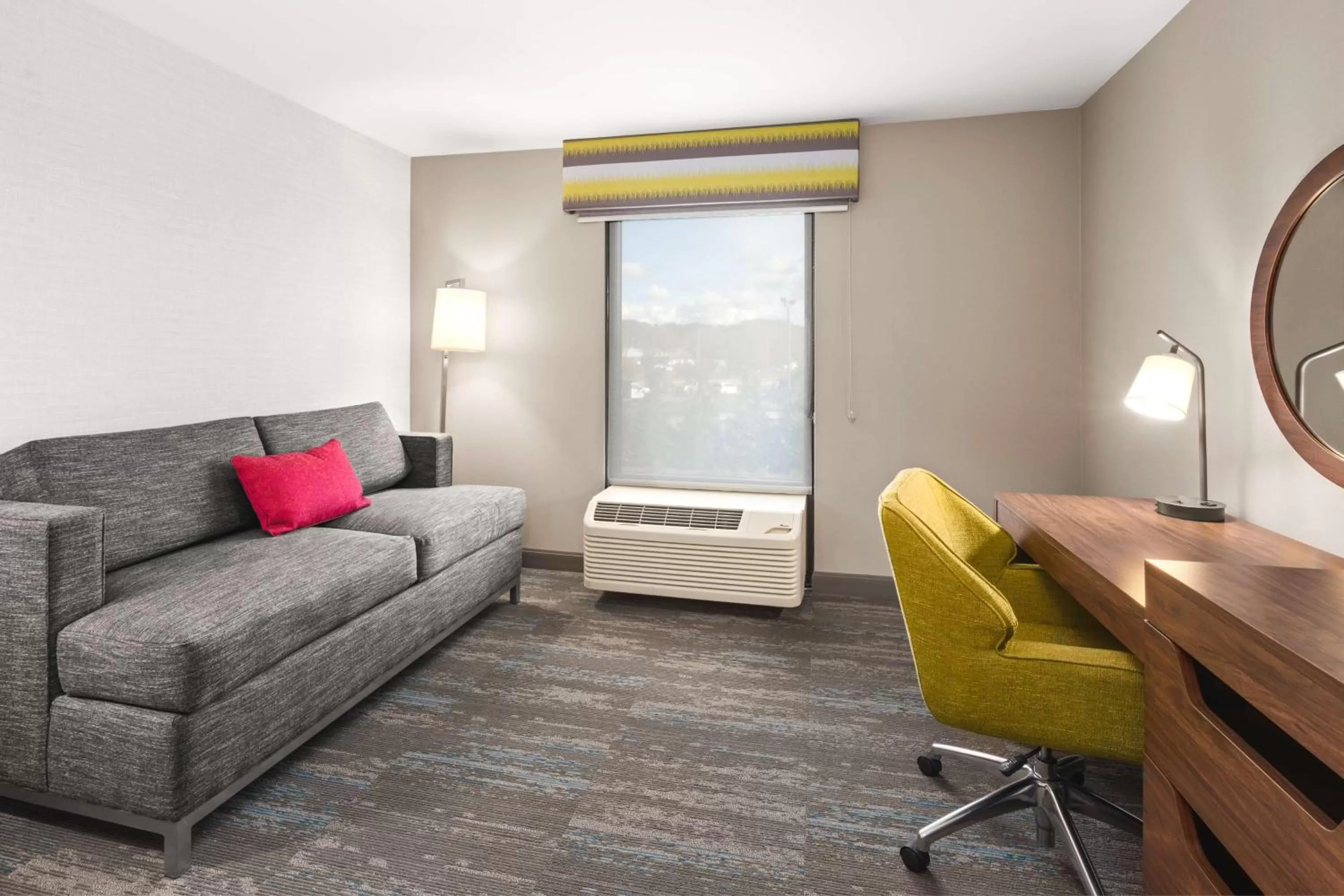 Deluxe King Room - Non-Smoking in Hampton Inn Seekonk