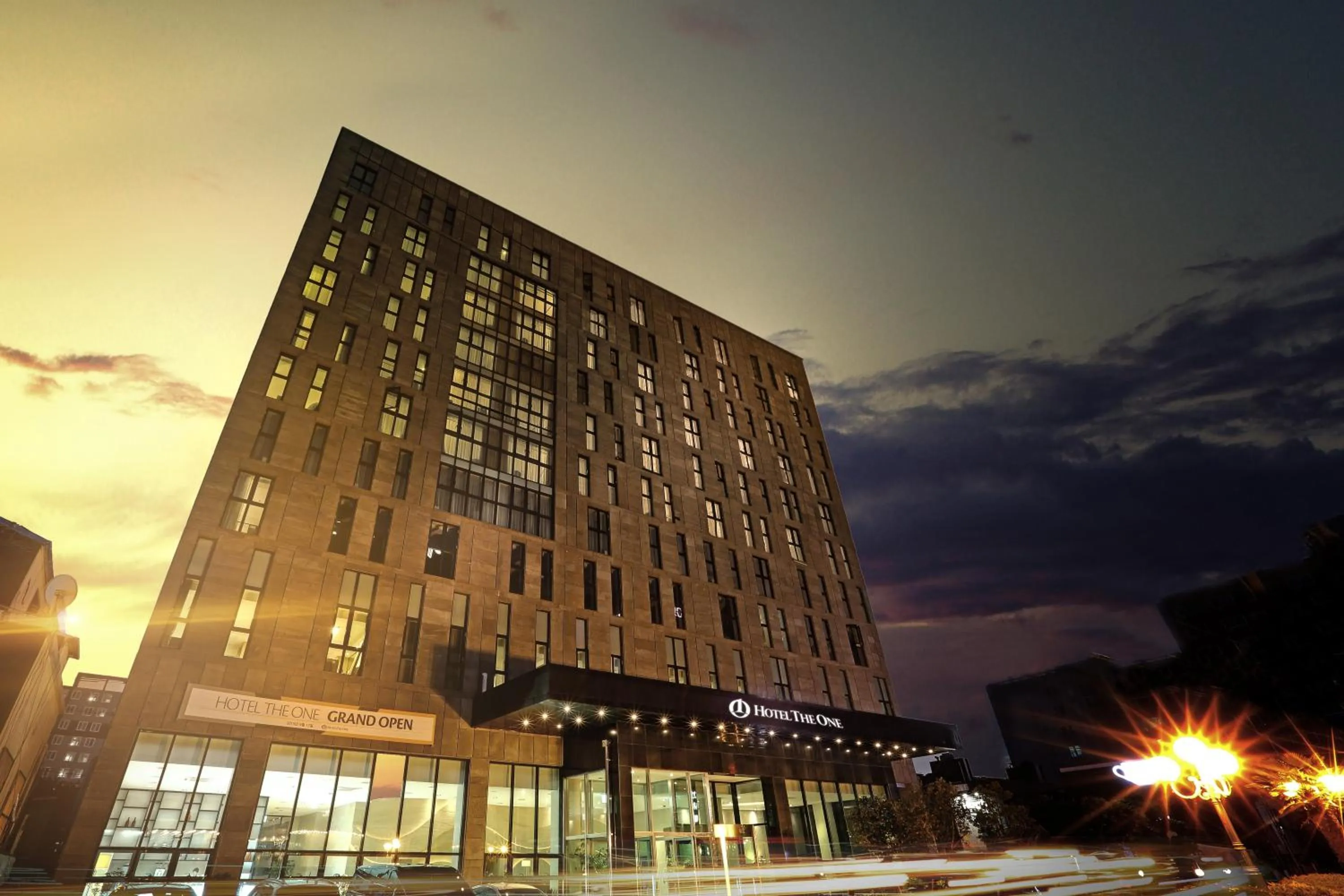 Free Upgrade to Deluxe Room in Hotel The One