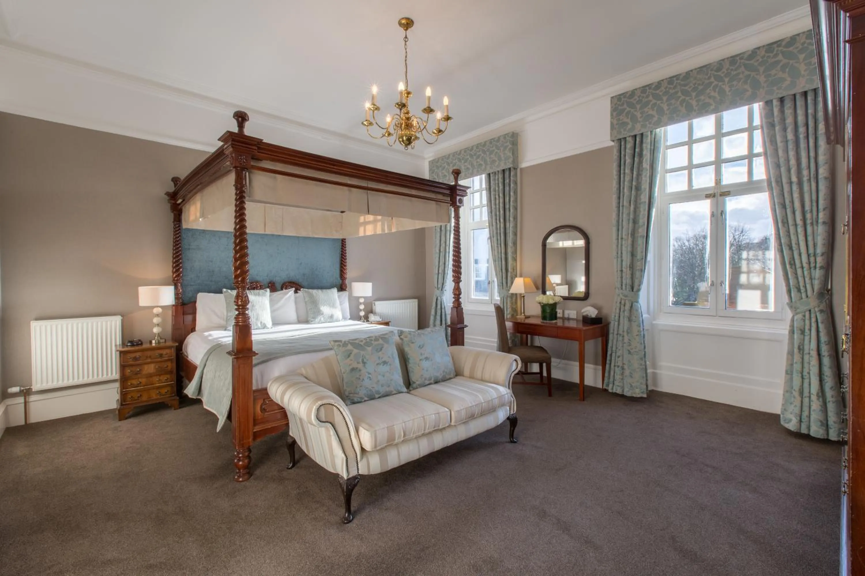 Junior Suite in Sherbrooke Castle Hotel