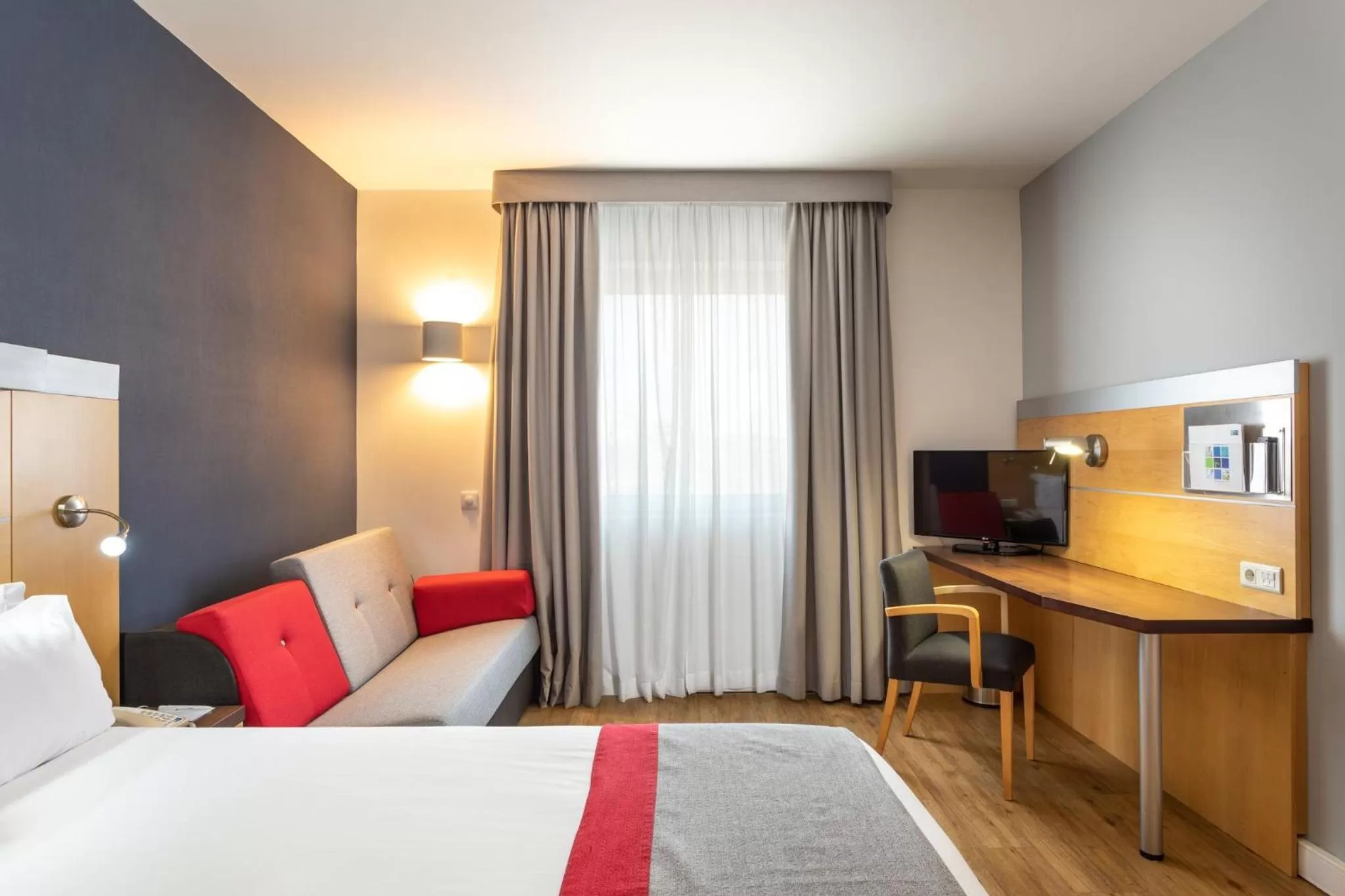 Standard Double Room with Sofa Bed in Holiday Inn Express Lisbon-Oeiras by IHG