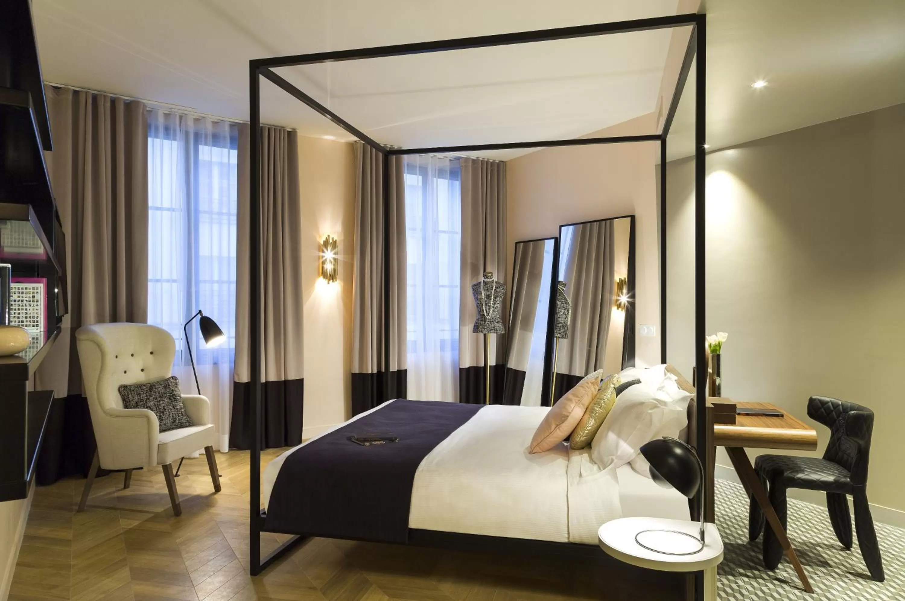 Couture Suite in Citadines Opéra Paris