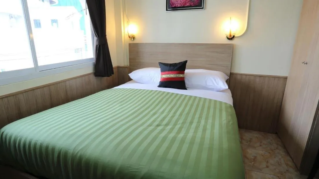 Superior Double Room in Sukhumvit 20 Guest House