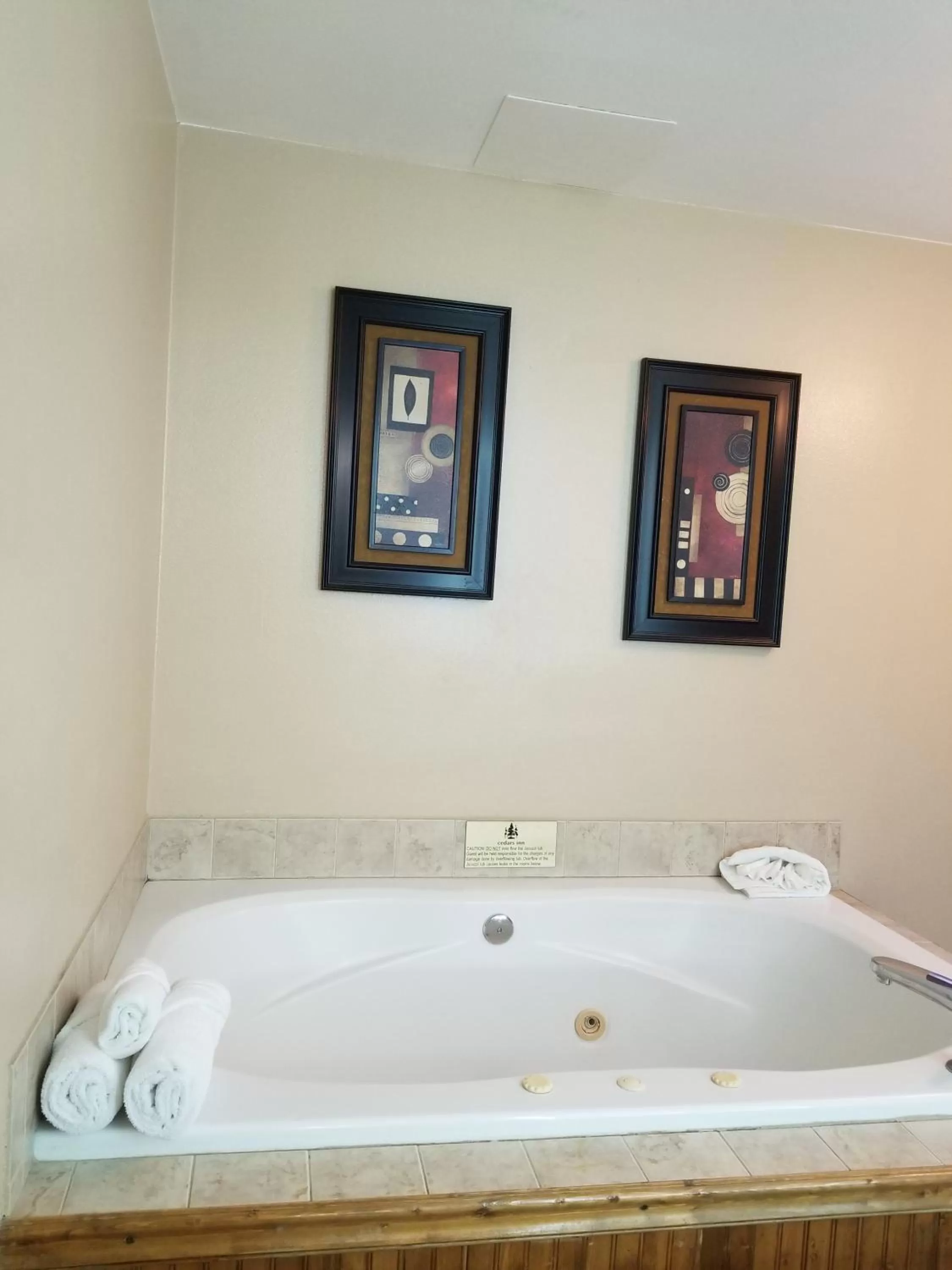 King Suite No Pets in Cedars Inn