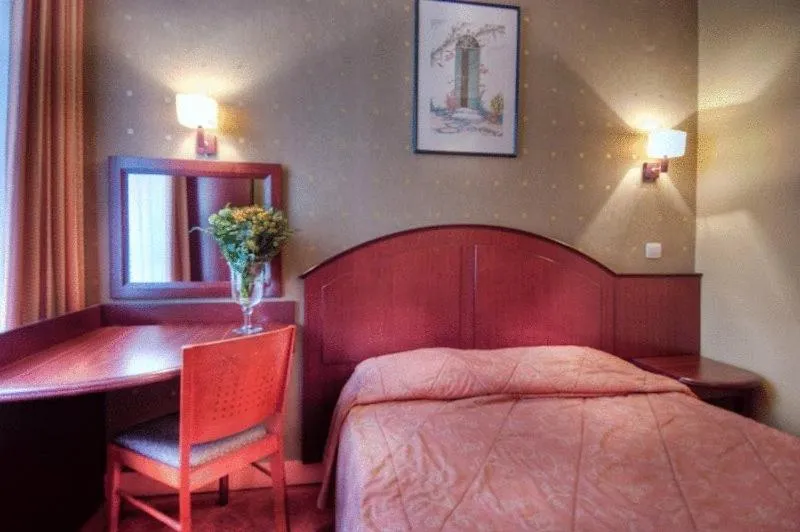 Double Room in Hotel Le Faubourg Opera