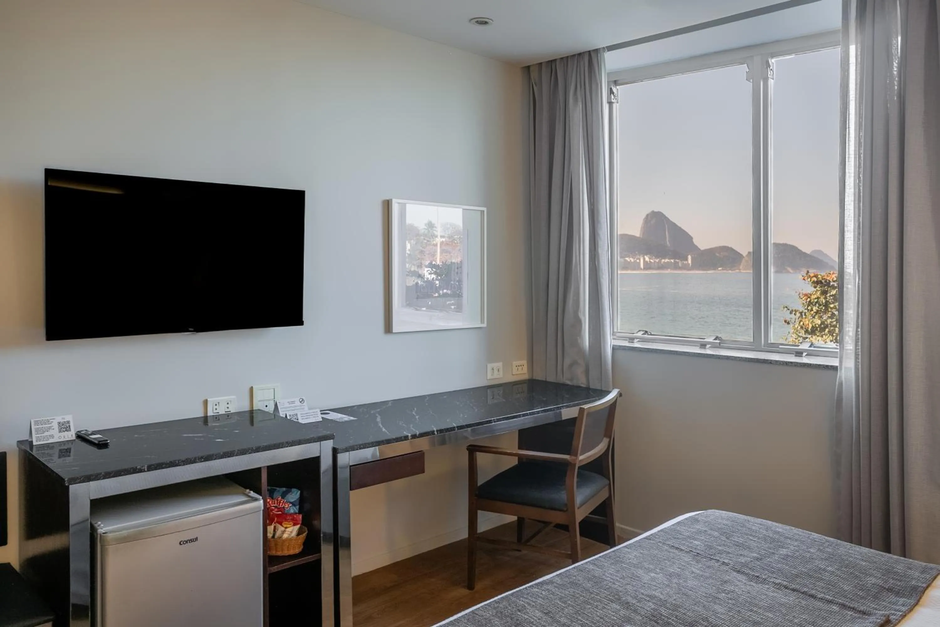 Deluxe Double Room with Sea View in Orla Copacabana Hotel