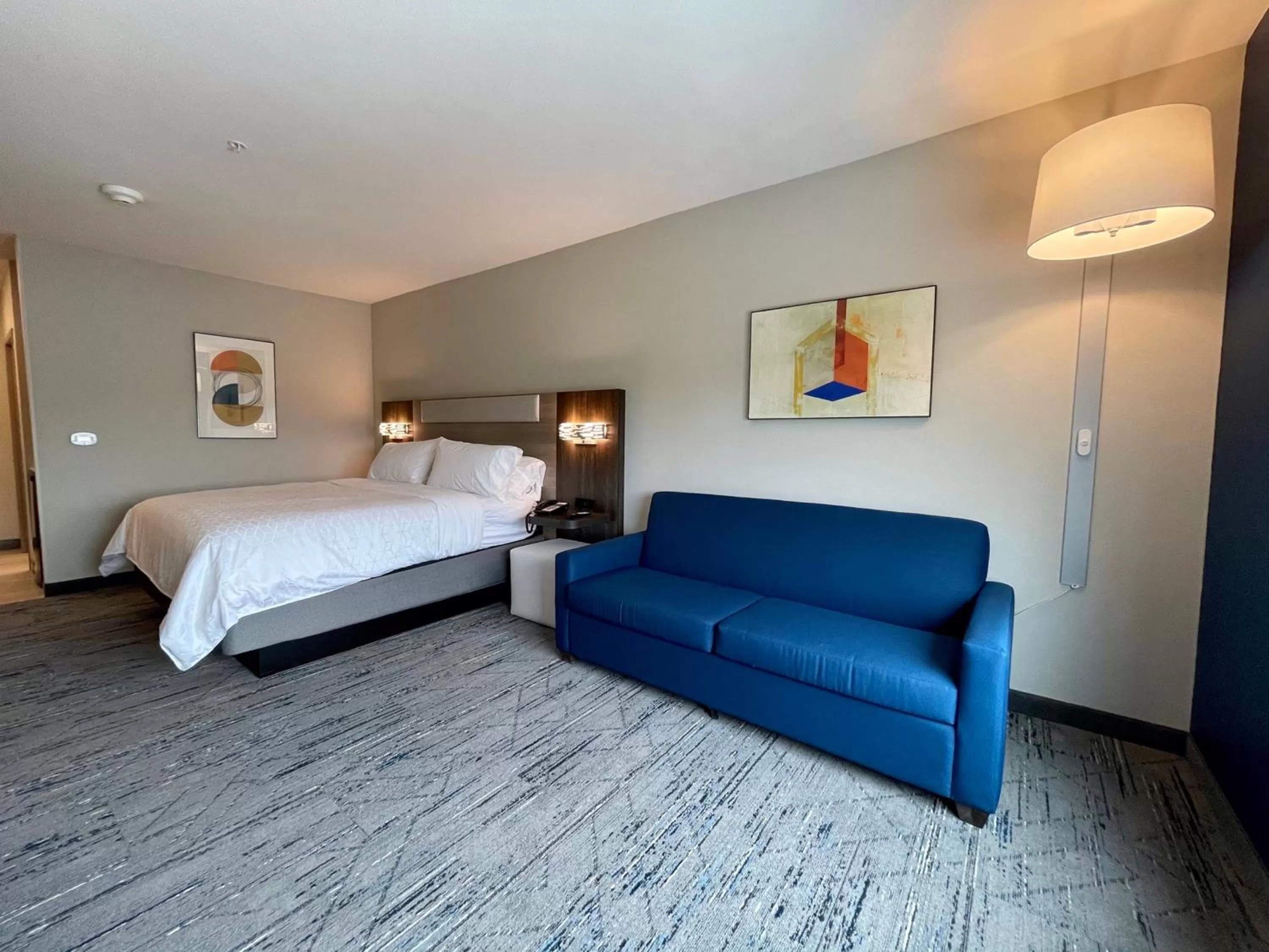 King Suite in Holiday Inn Express & Suites - Ft. Smith - Airport by IHG