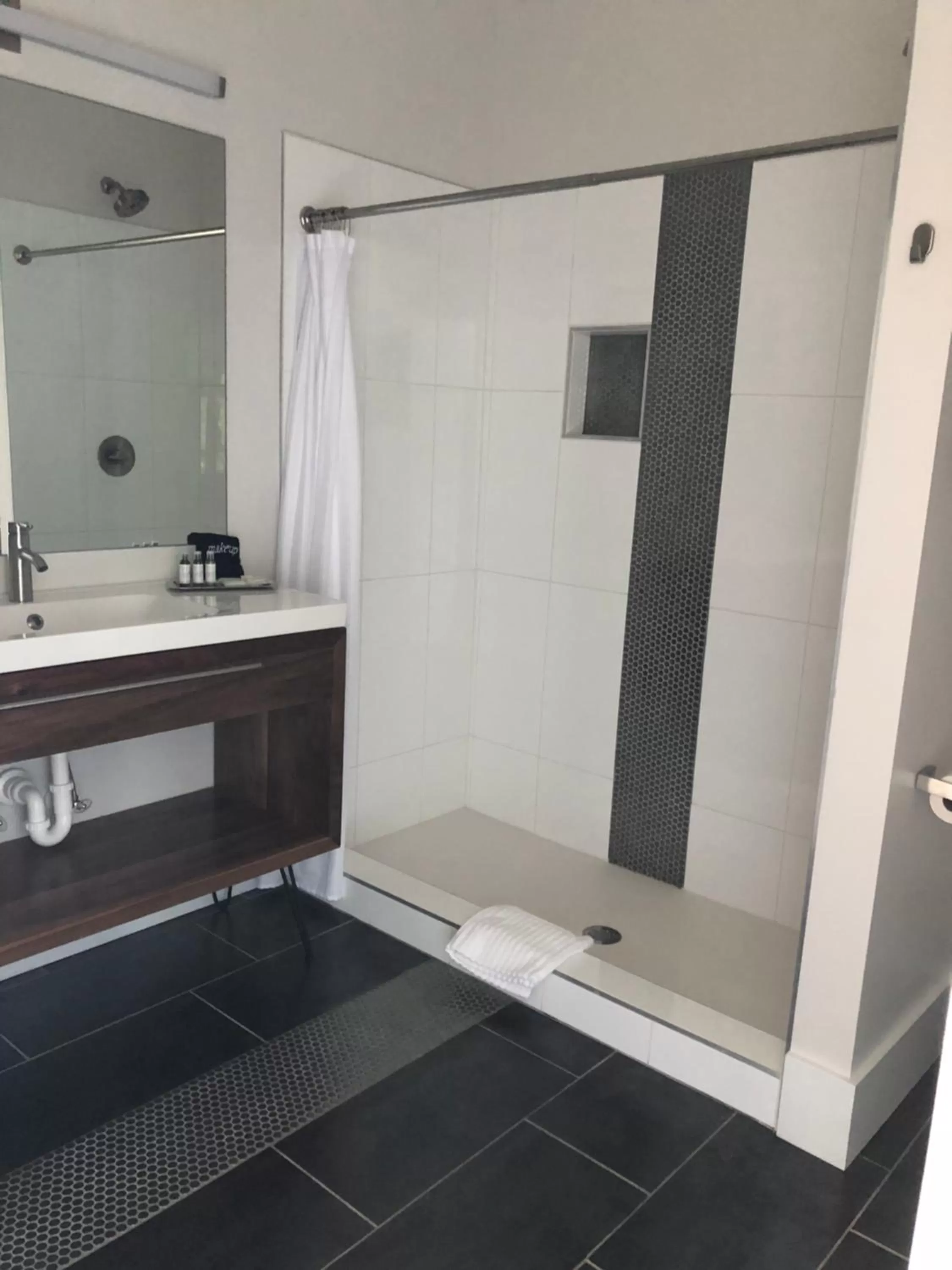 Deluxe King Suite in The Limelight Inn