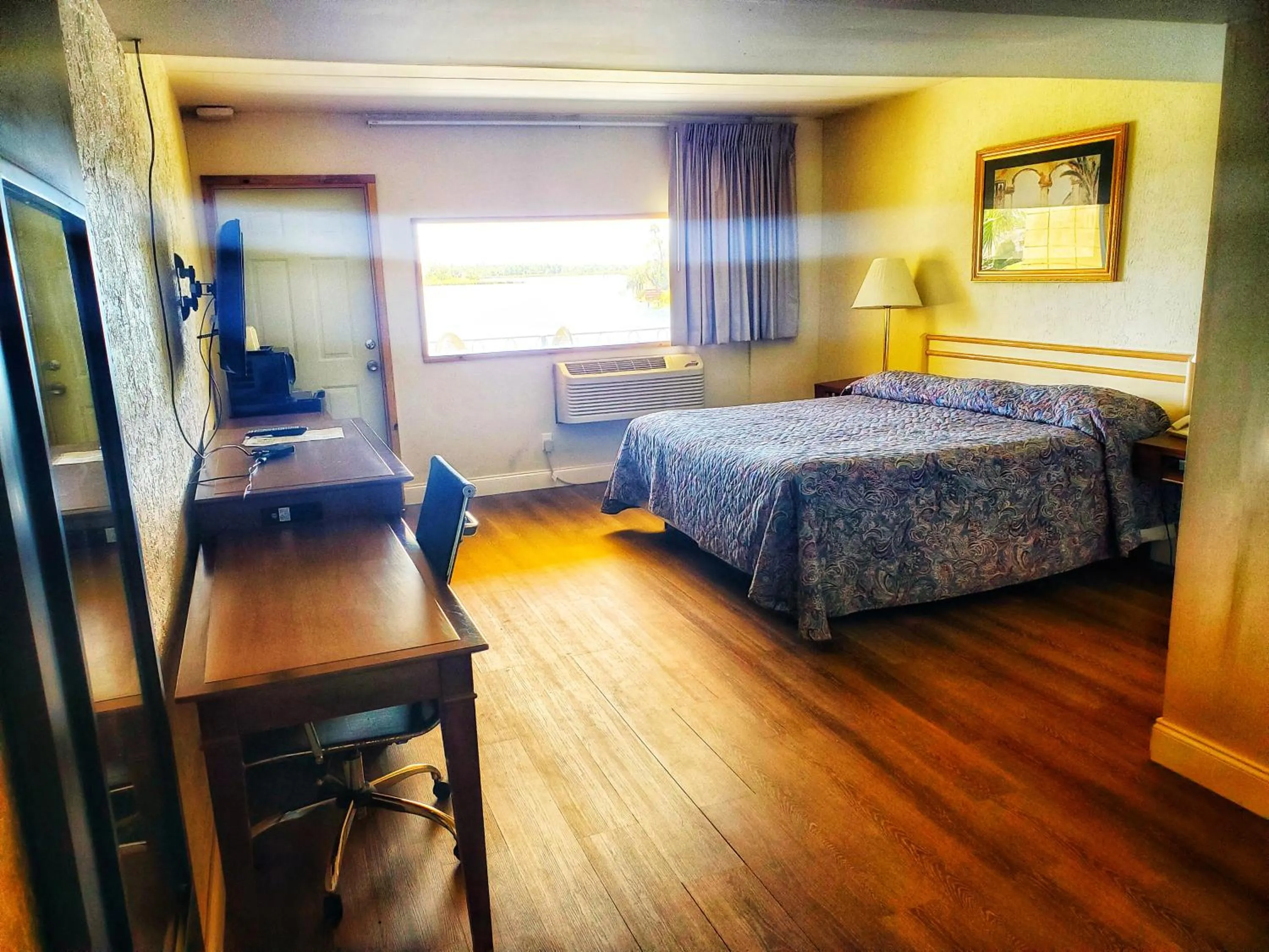 King Room in The Port Hotel and Marina