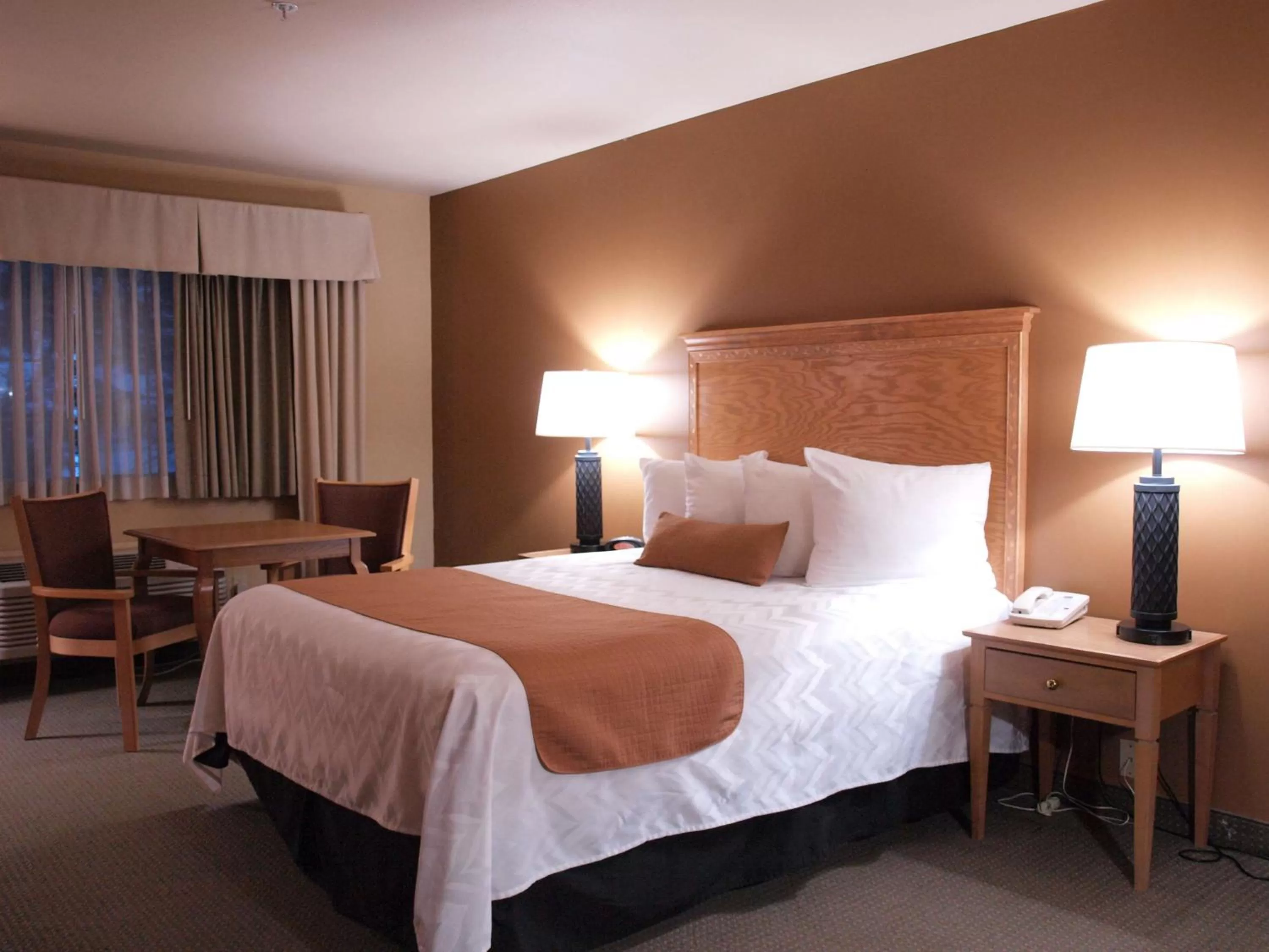 Queen Room with Bathtub - Disability Access/Non-Smoking in Best Western Plus Caldwell Inn & Suites