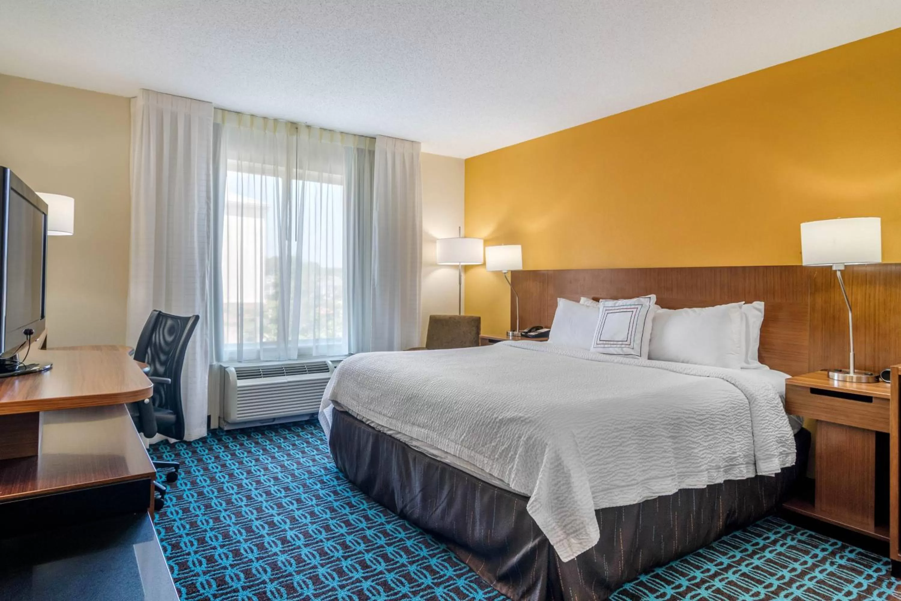 King Room in Garner Hotel Macon West by IHG