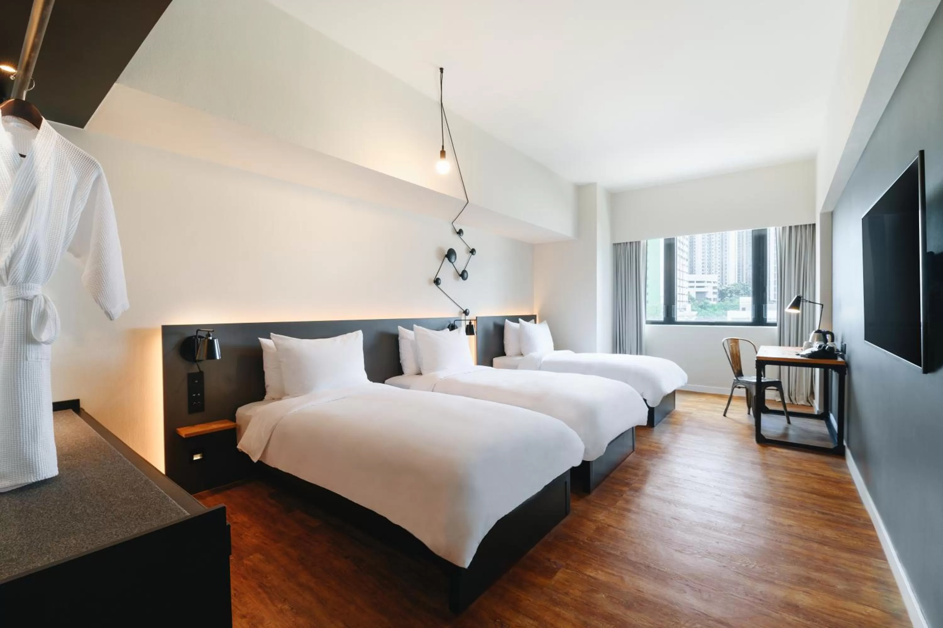 penta Plus Triple Room in Pentahotel Hong Kong, Tuen Mun