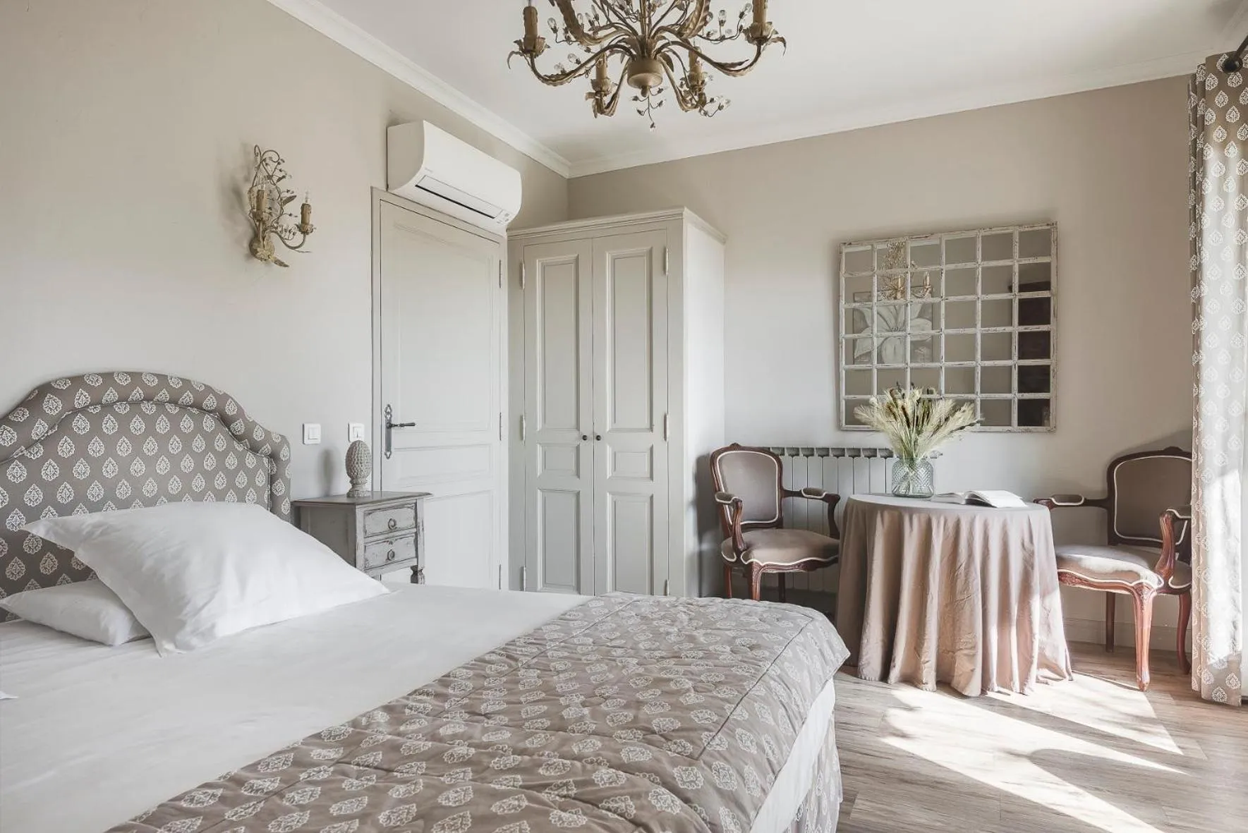 Family Room with Garden View in Hôtel la Magnaneraie