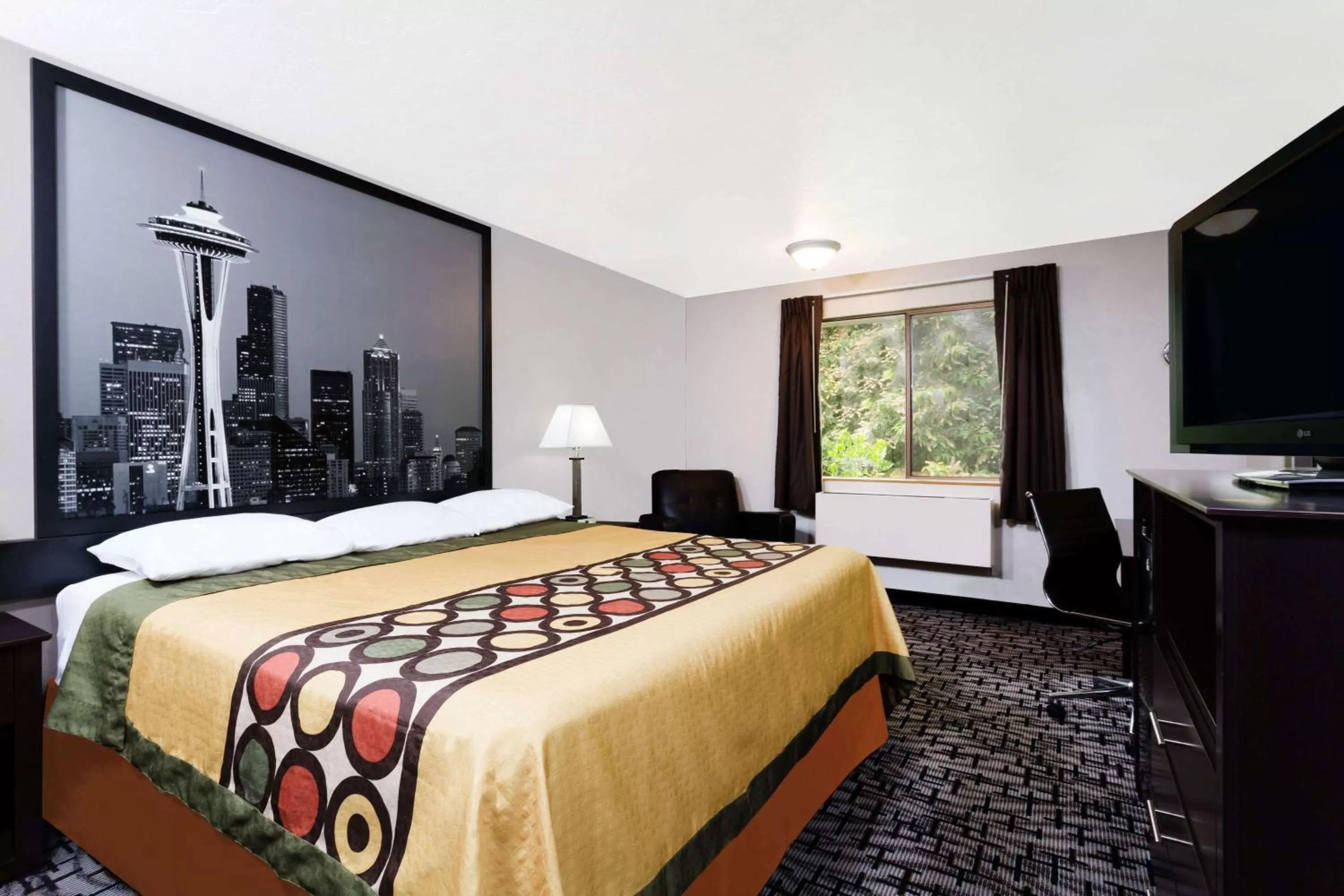 Queen Room - Disability Access/Non-Smoking in Super 8 by Wyndham Bremerton