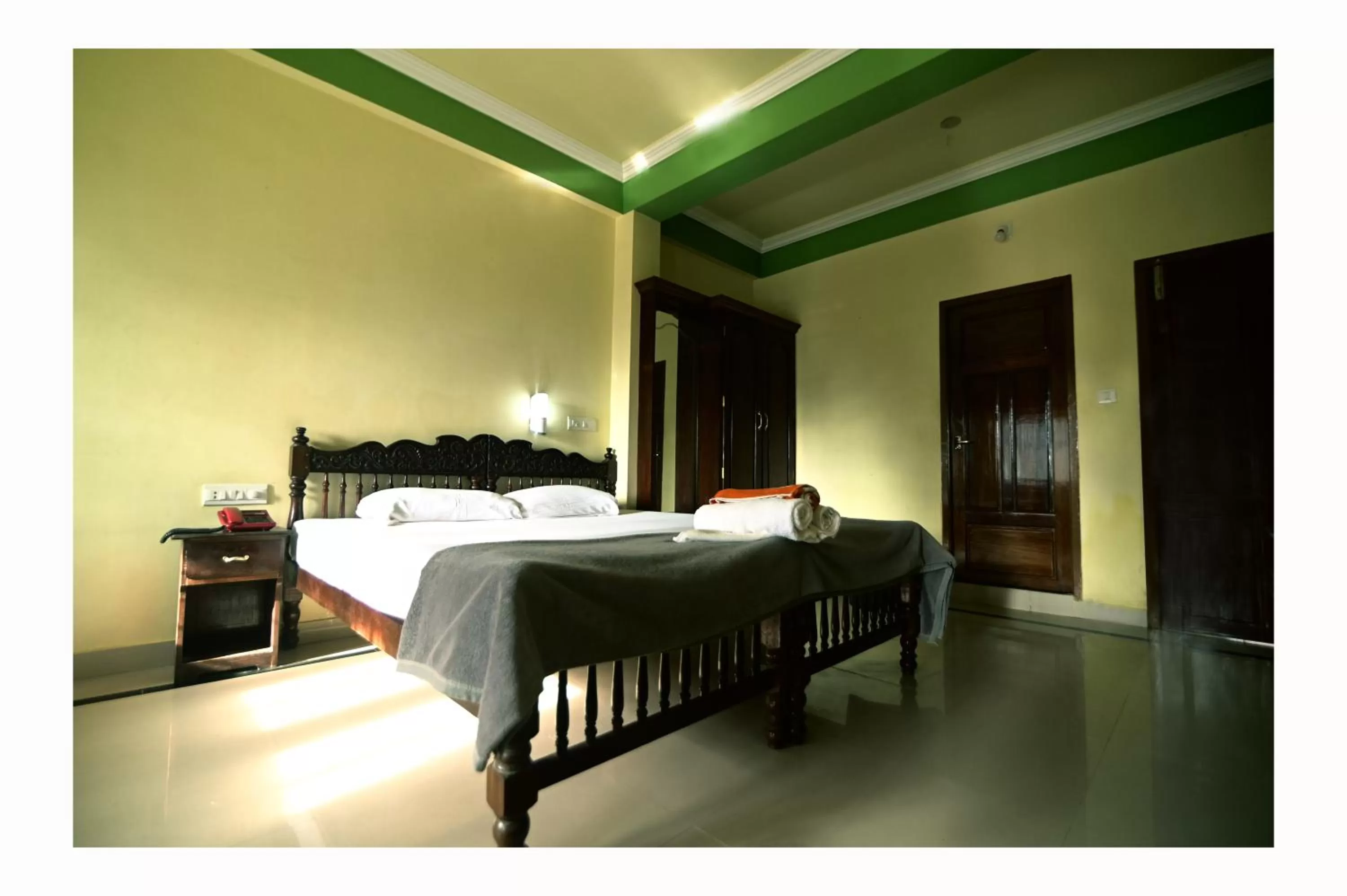 Deluxe Double Room in Sree Mookambika Beach Resort