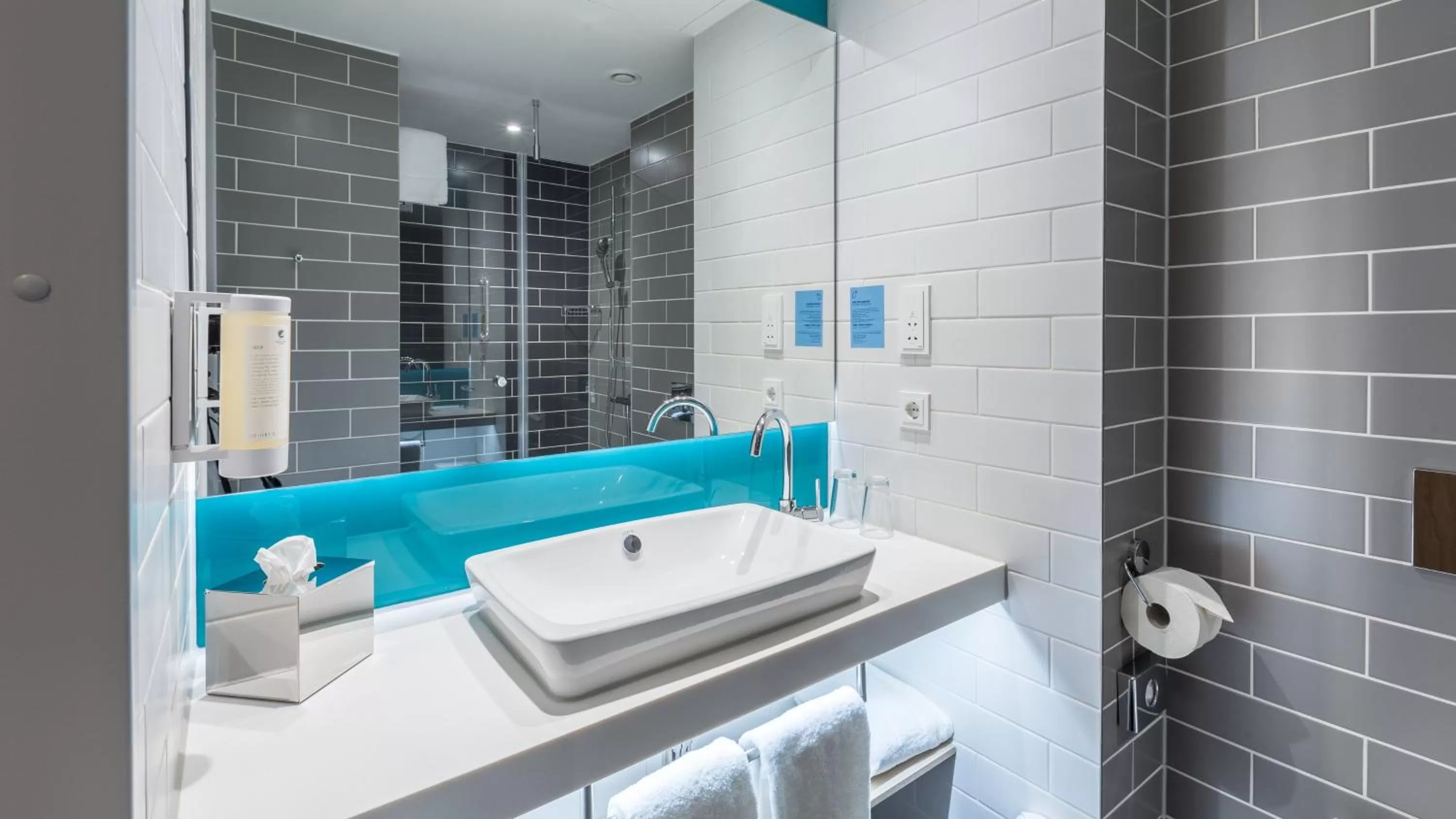 Standard Double Room with Sofa Bed in Holiday Inn Express - Wuppertal - Hauptbahnhof by IHG