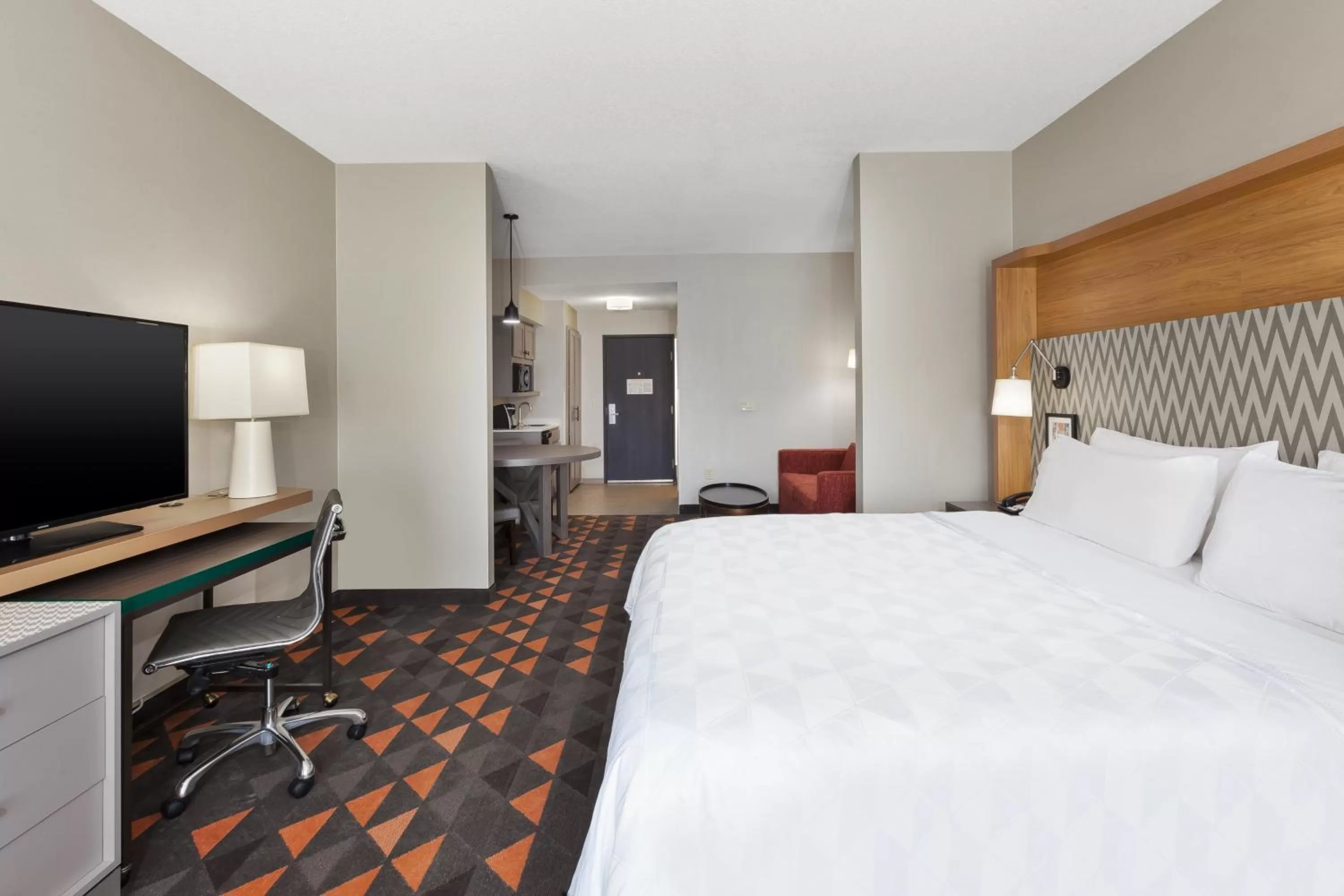 Premium King Room with Sofa Bed in Holiday Inn Grand Rapids - South by IHG