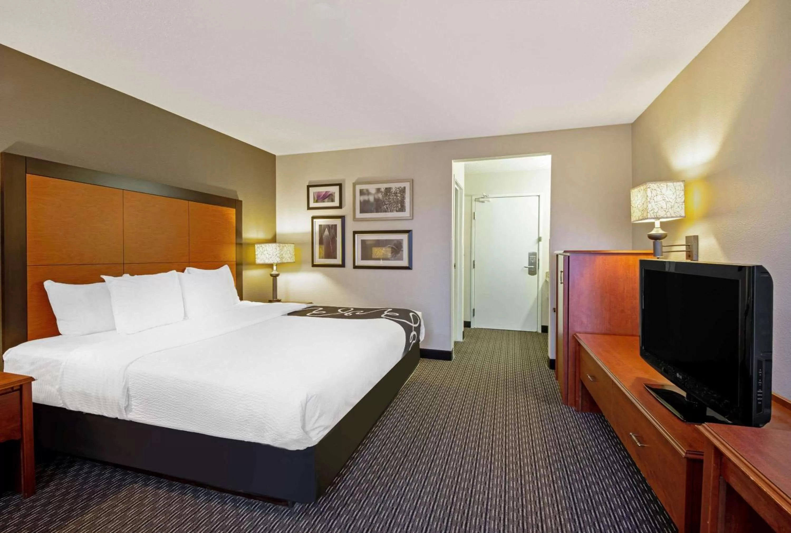 King Room - Non-Smoking in La Quinta by Wyndham Harrisburg Airport Hershey
