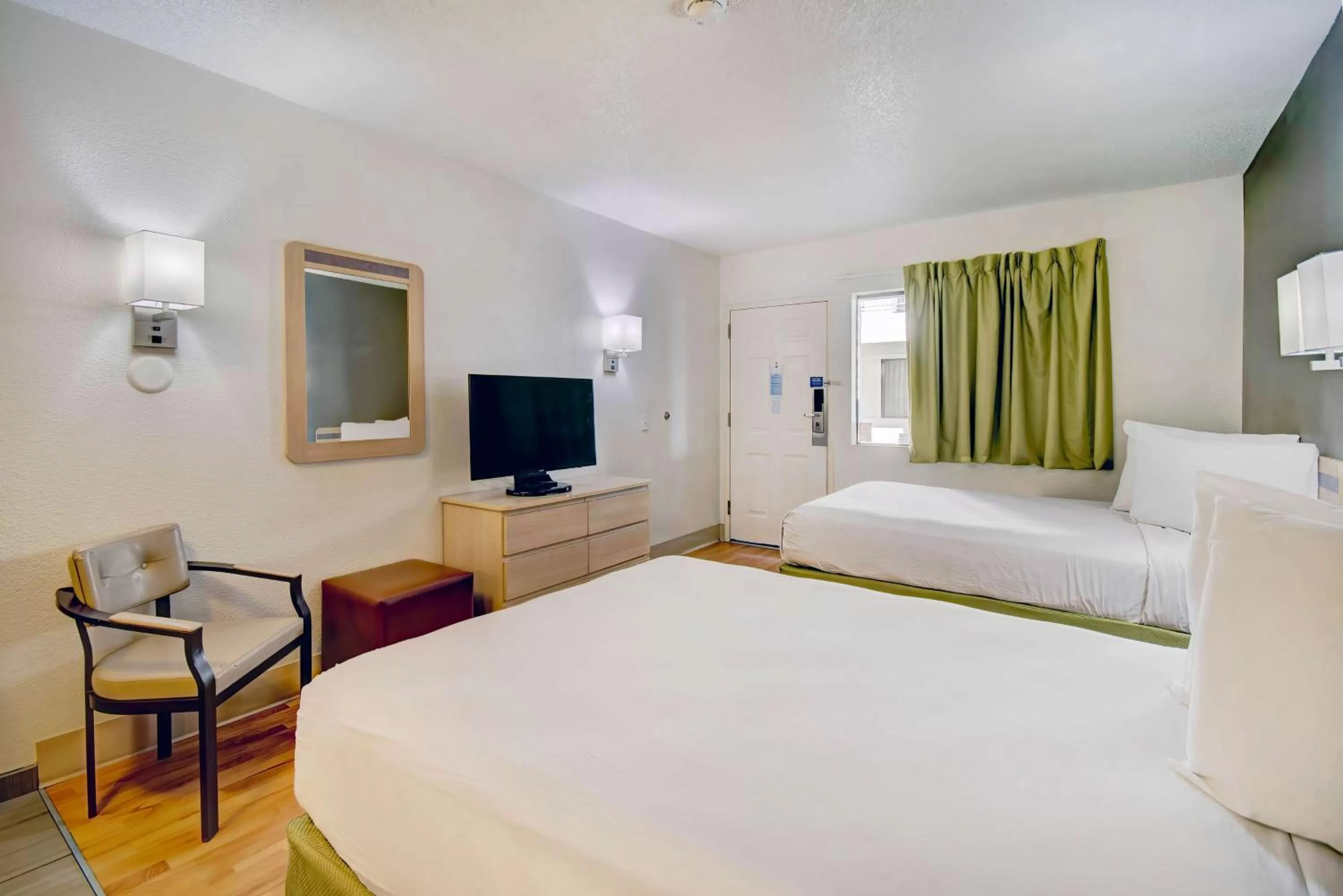 Deluxe Quadruple Room - single occupancy - Smoking in Studio 6-Tucson, AZ - Irvington Road
