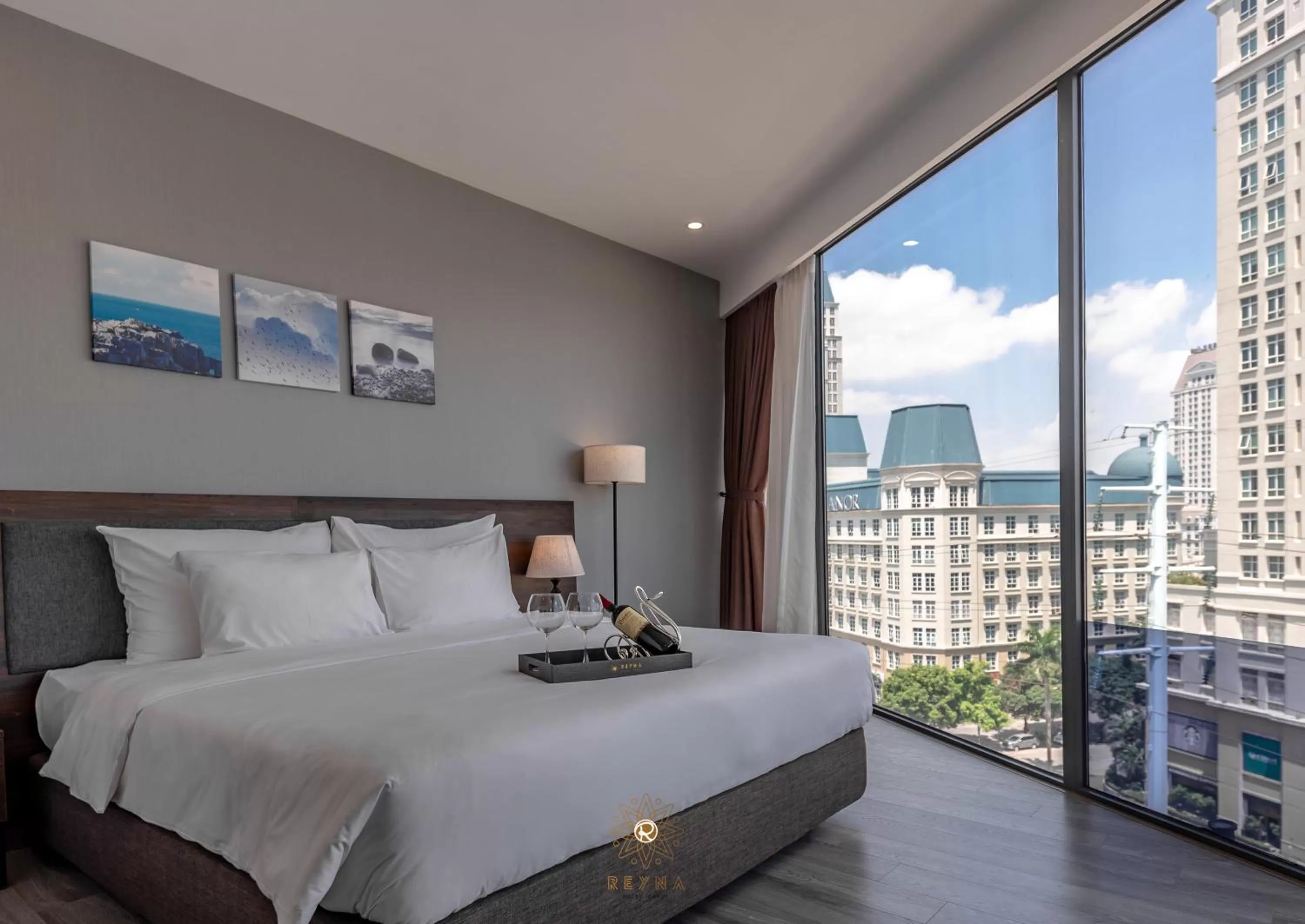 Double Room in Reyna Hotel Hanoi & Spa