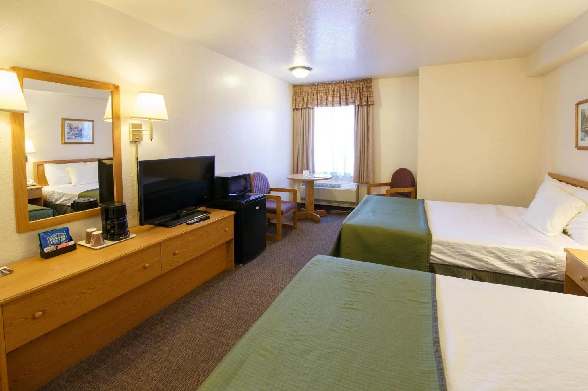 Superior Queen Room in Murphys Inn Motel