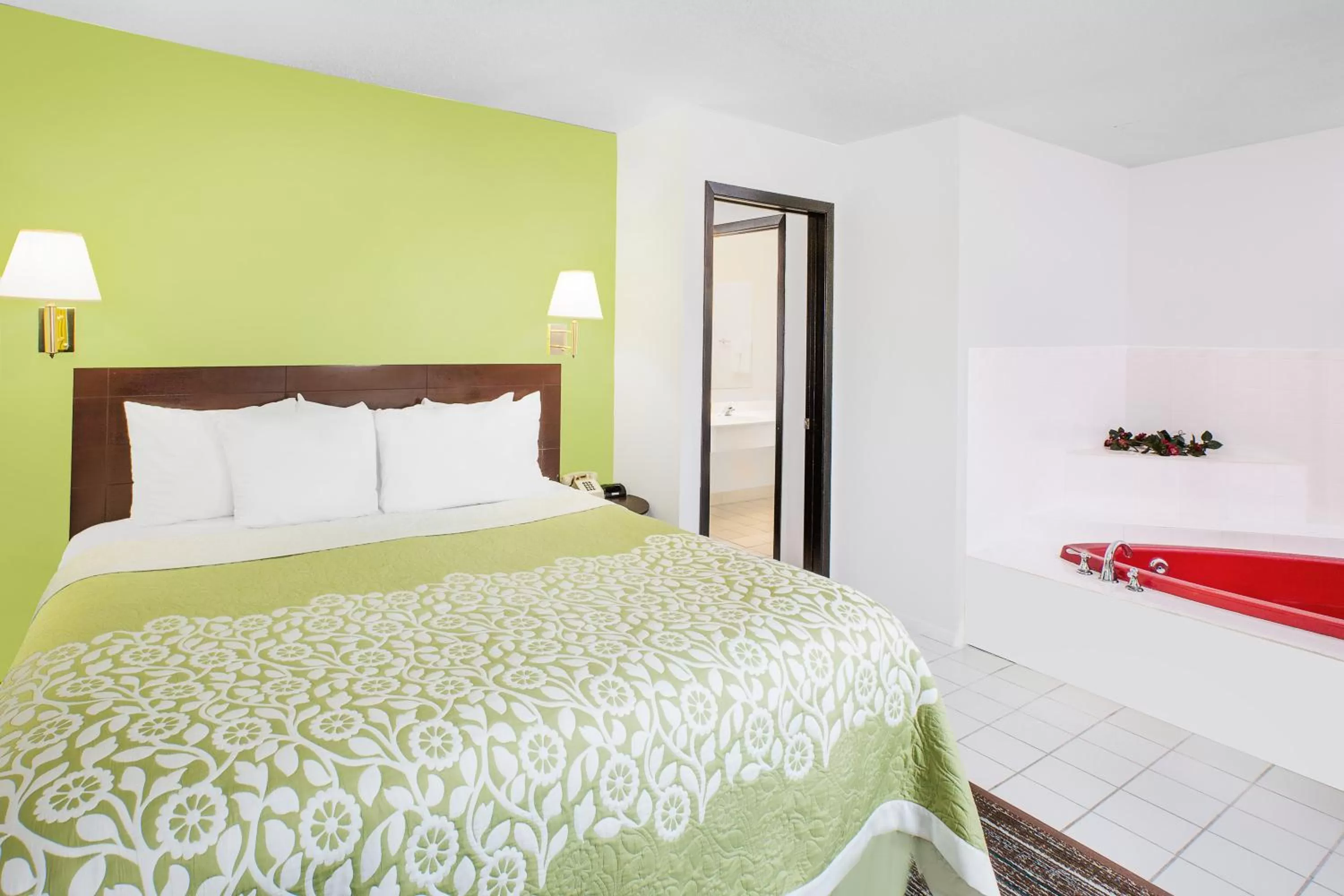 1 King Bed and 1 Queen Bed, Suite, Non-Smoking in Days Inn by Wyndham York