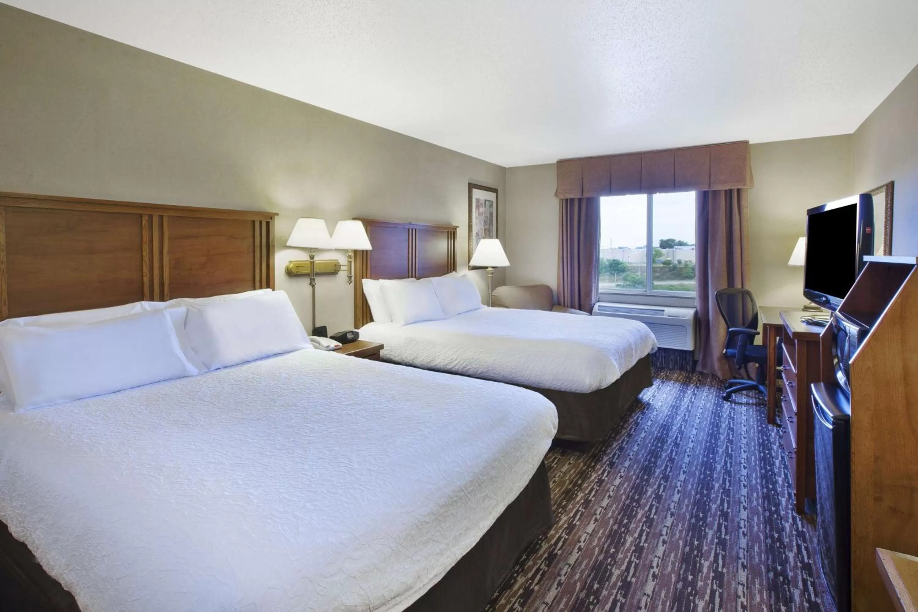 Queen Room with Two Queen Beds - Non-Smoking in Hampton Inn Pittsburgh Area-Beaver Valley-Center Township